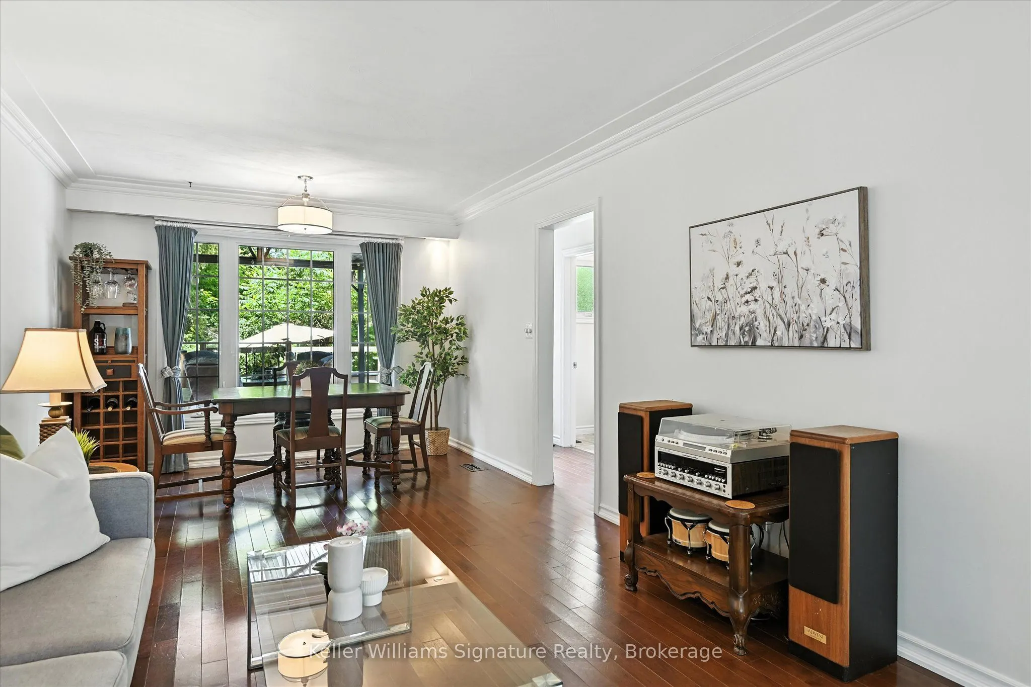 18 Moonglow Place