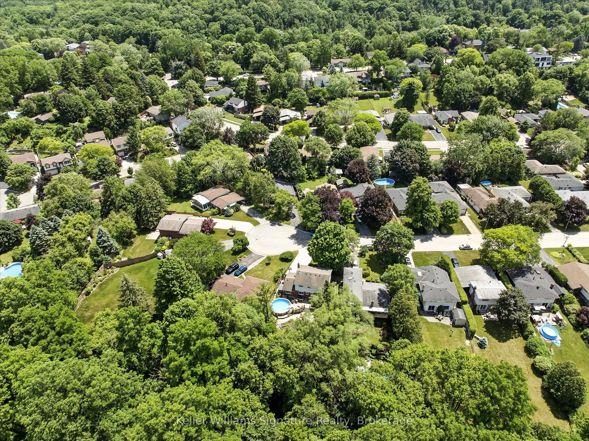 18 Moonglow Place