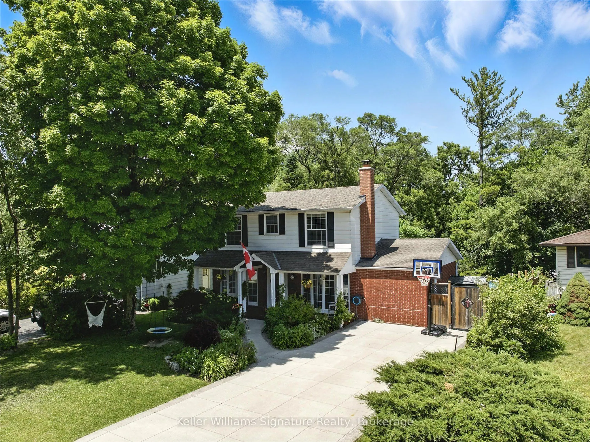18 Moonglow Place