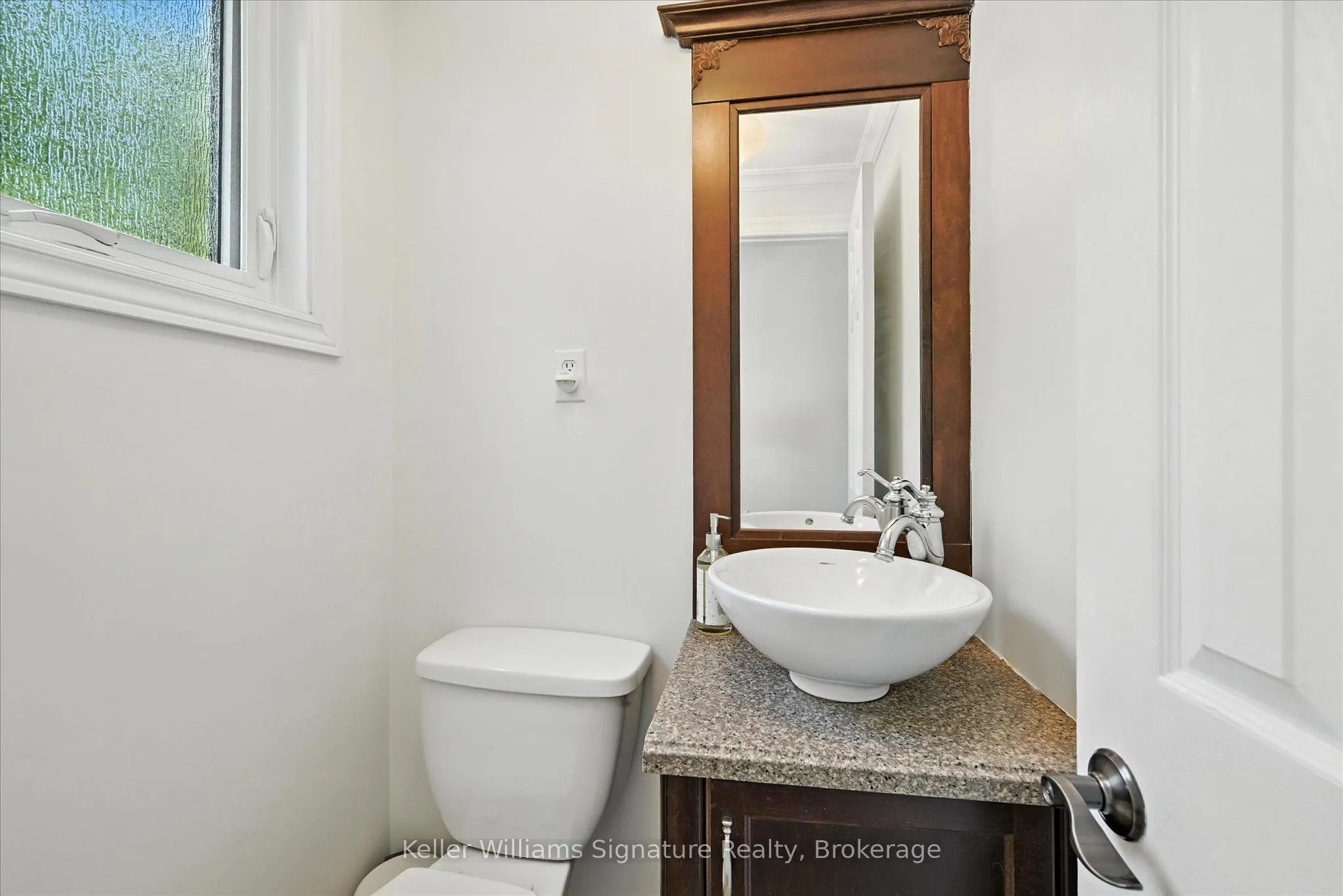 18 Moonglow Place