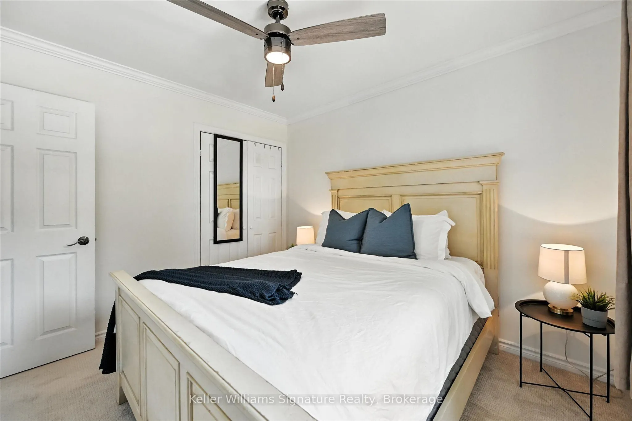 18 Moonglow Place