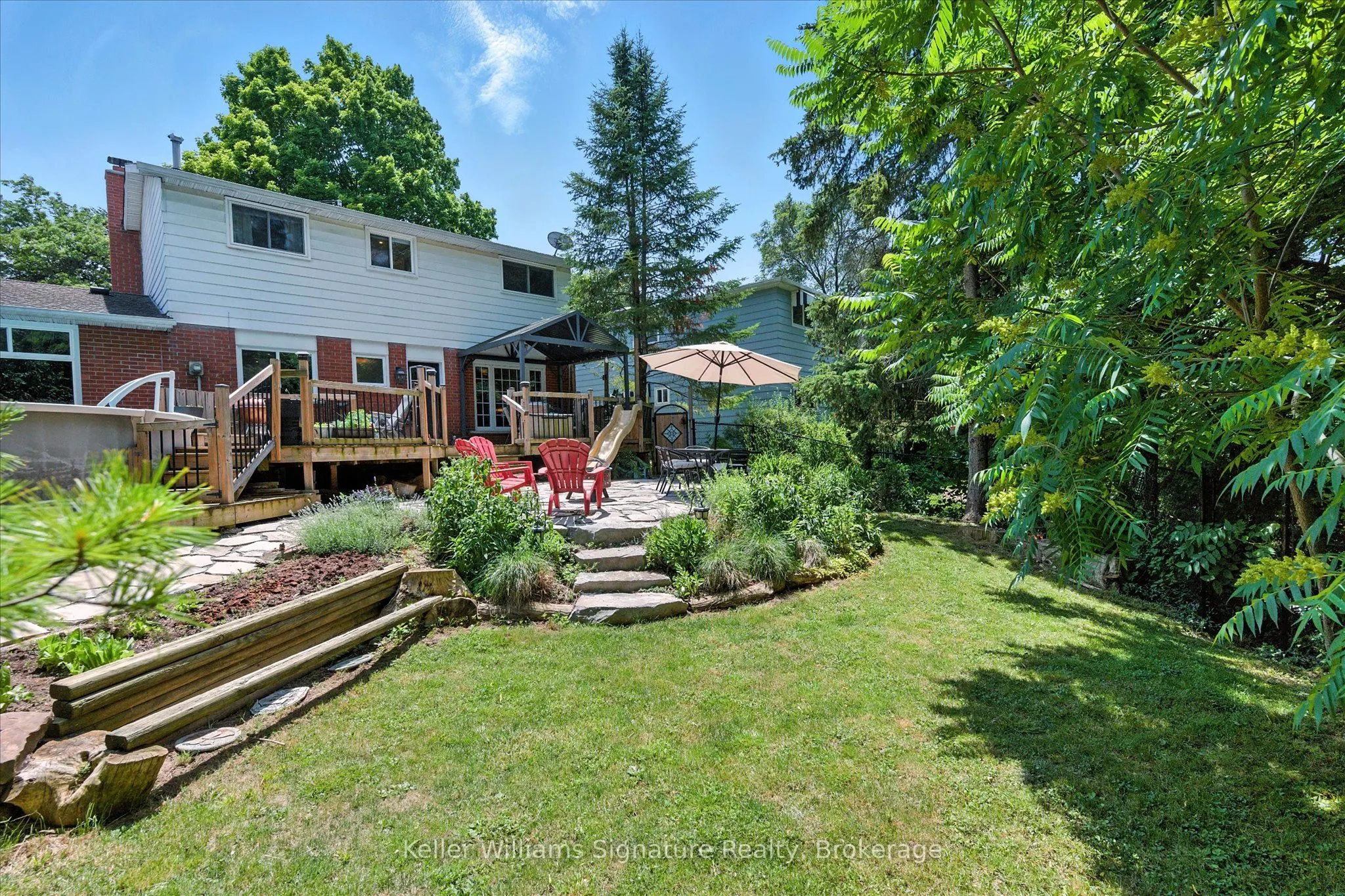 18 Moonglow Place