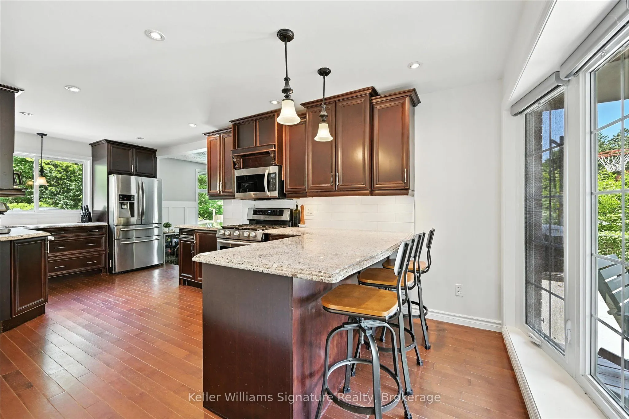 18 Moonglow Place