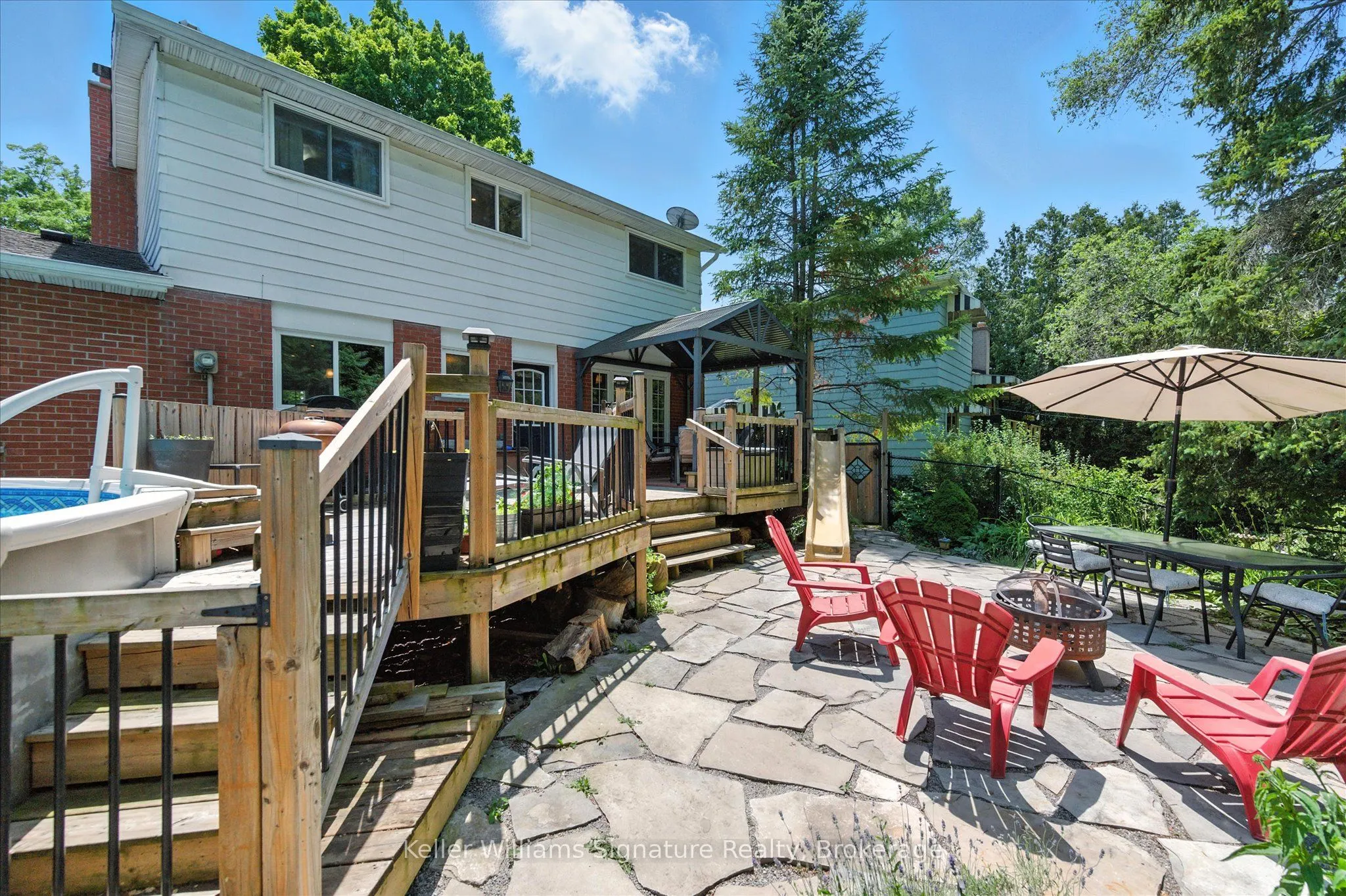 18 Moonglow Place