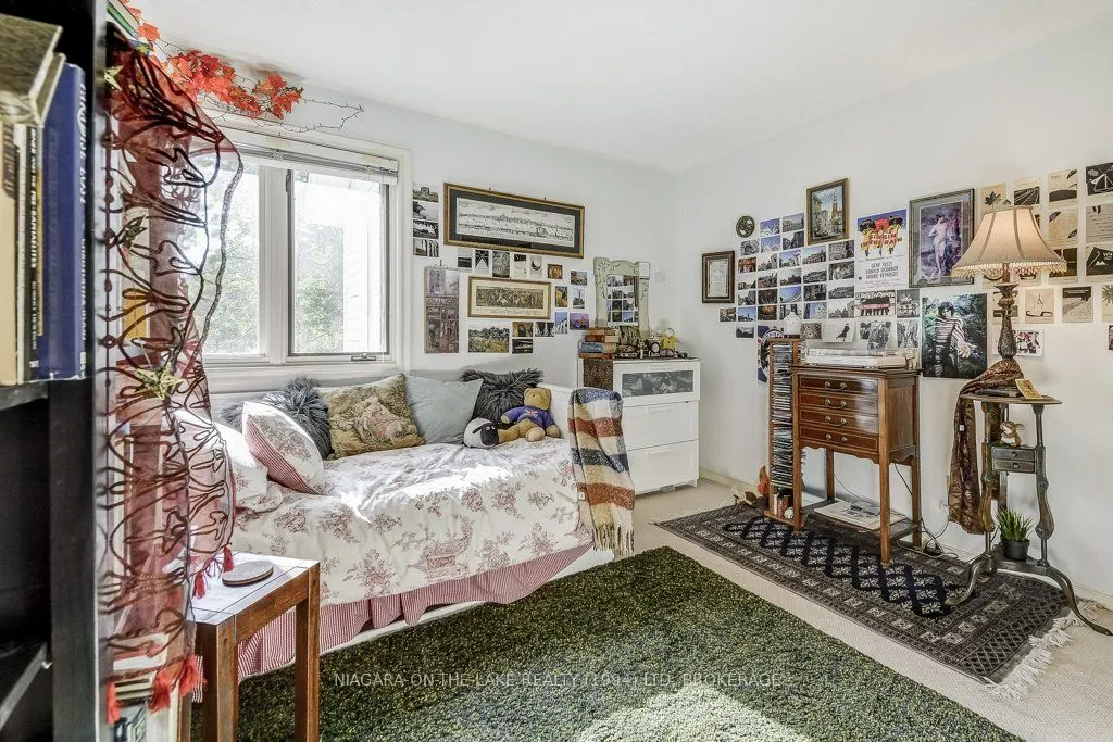 605 Simcoe Street