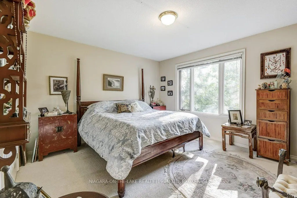 605 Simcoe Street