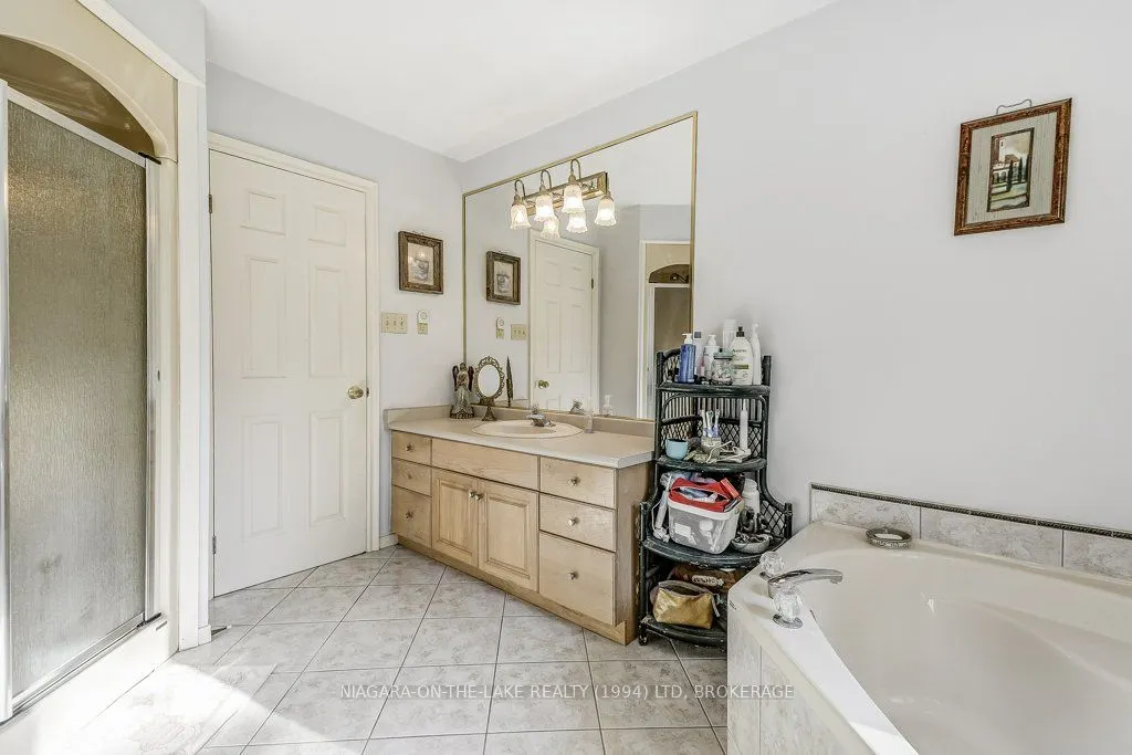 605 Simcoe Street