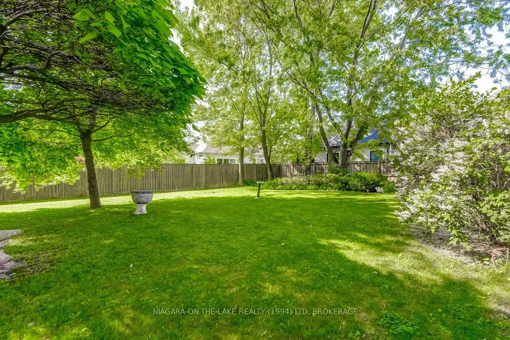 605 Simcoe Street