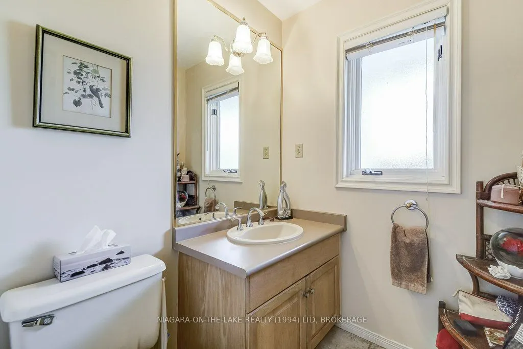 605 Simcoe Street