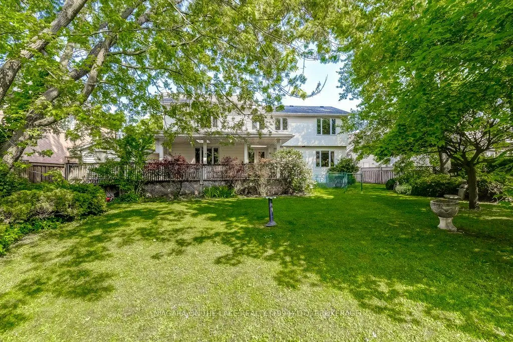 605 Simcoe Street