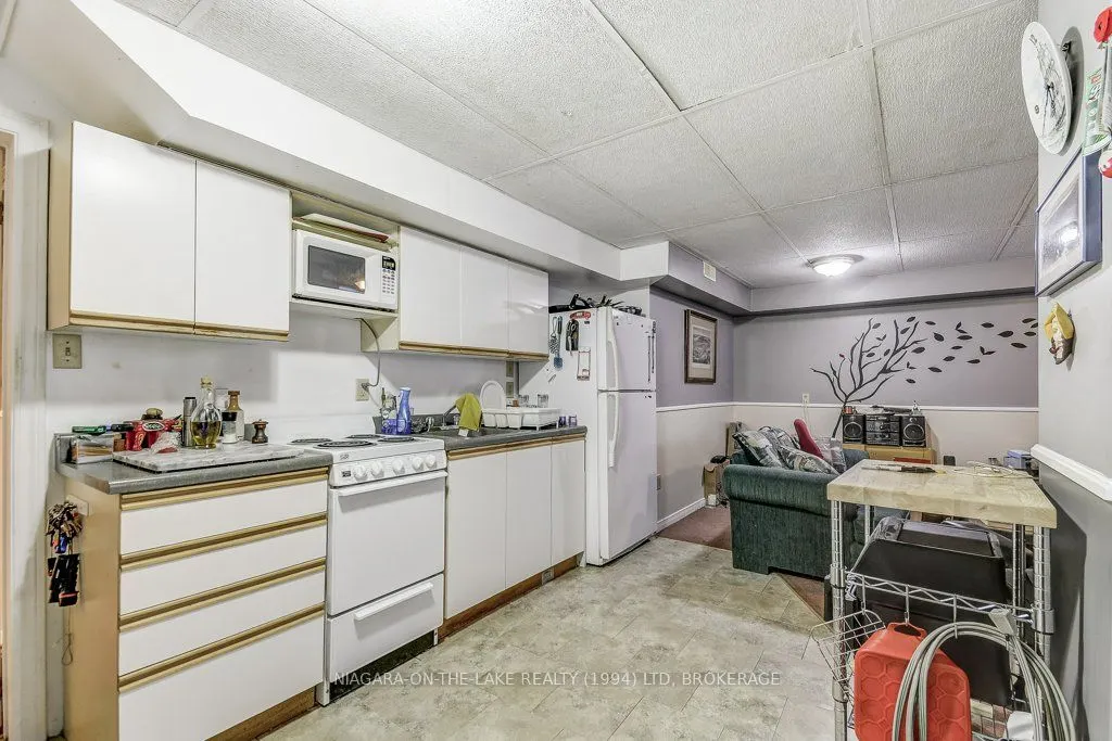 605 Simcoe Street