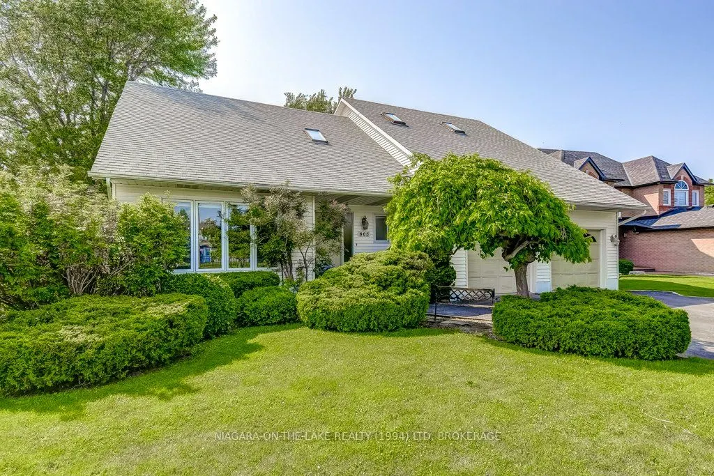 605 Simcoe Street