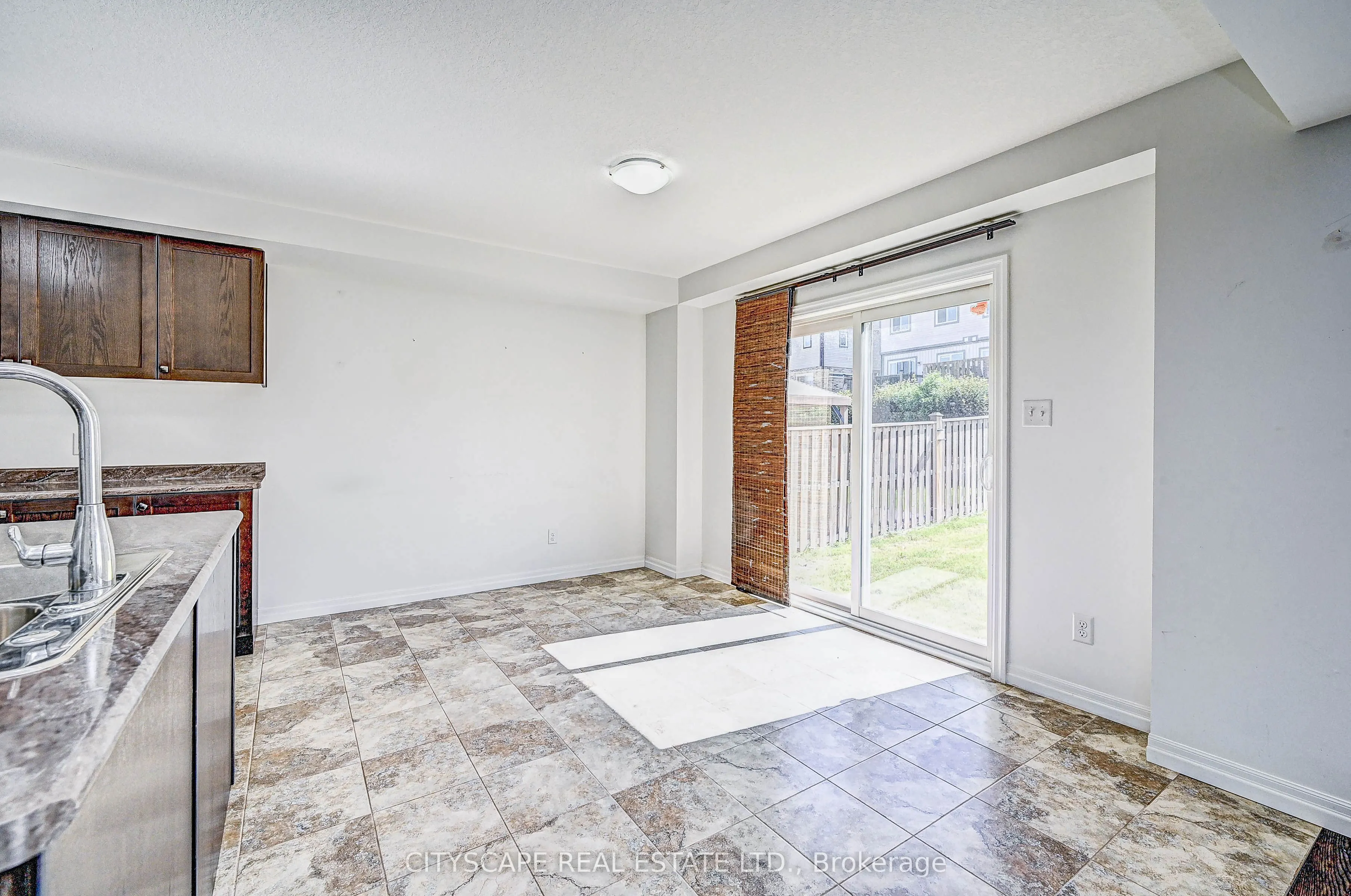 6 Castlebay Street