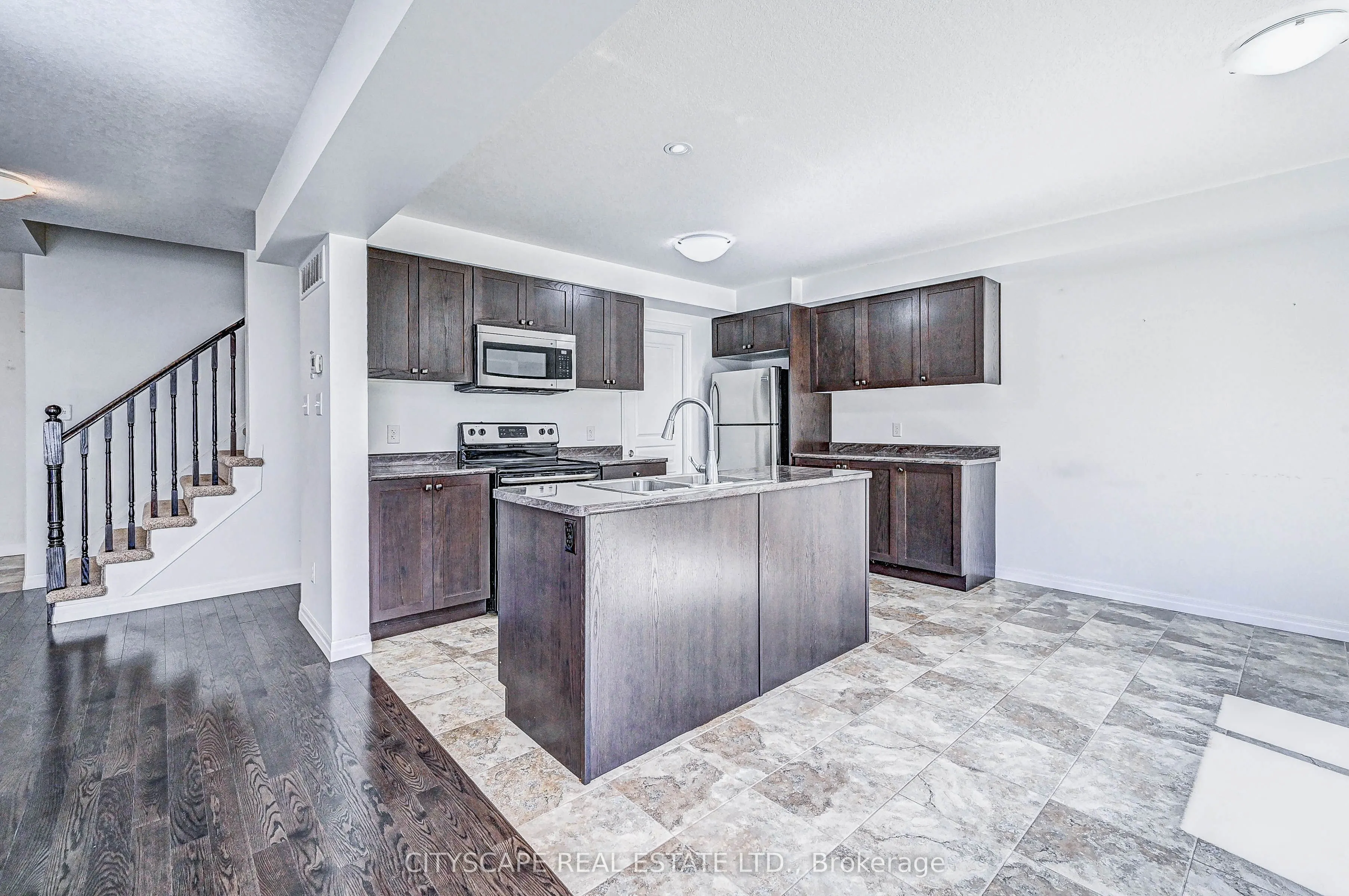 6 Castlebay Street
