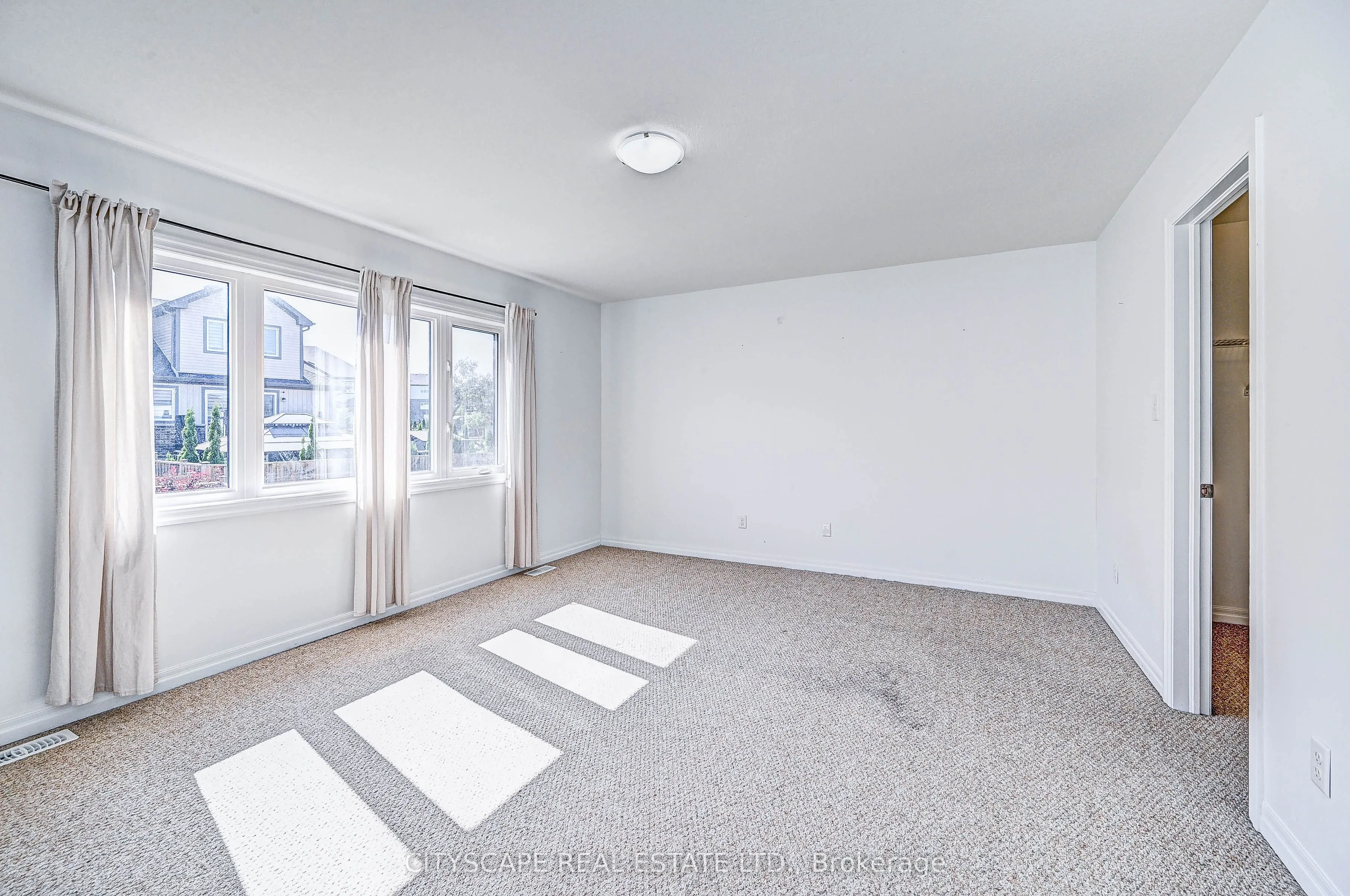 6 Castlebay Street