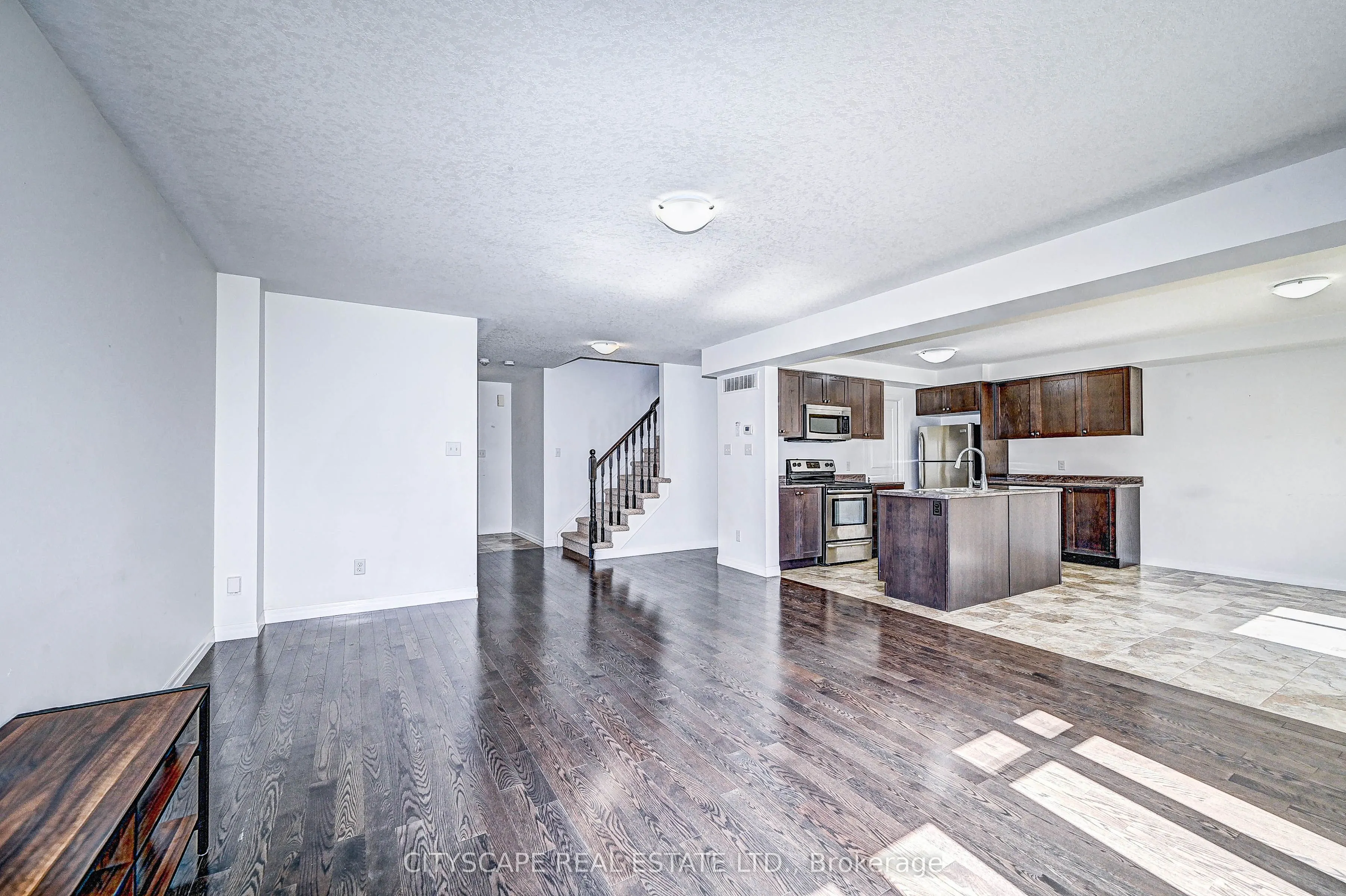 6 Castlebay Street