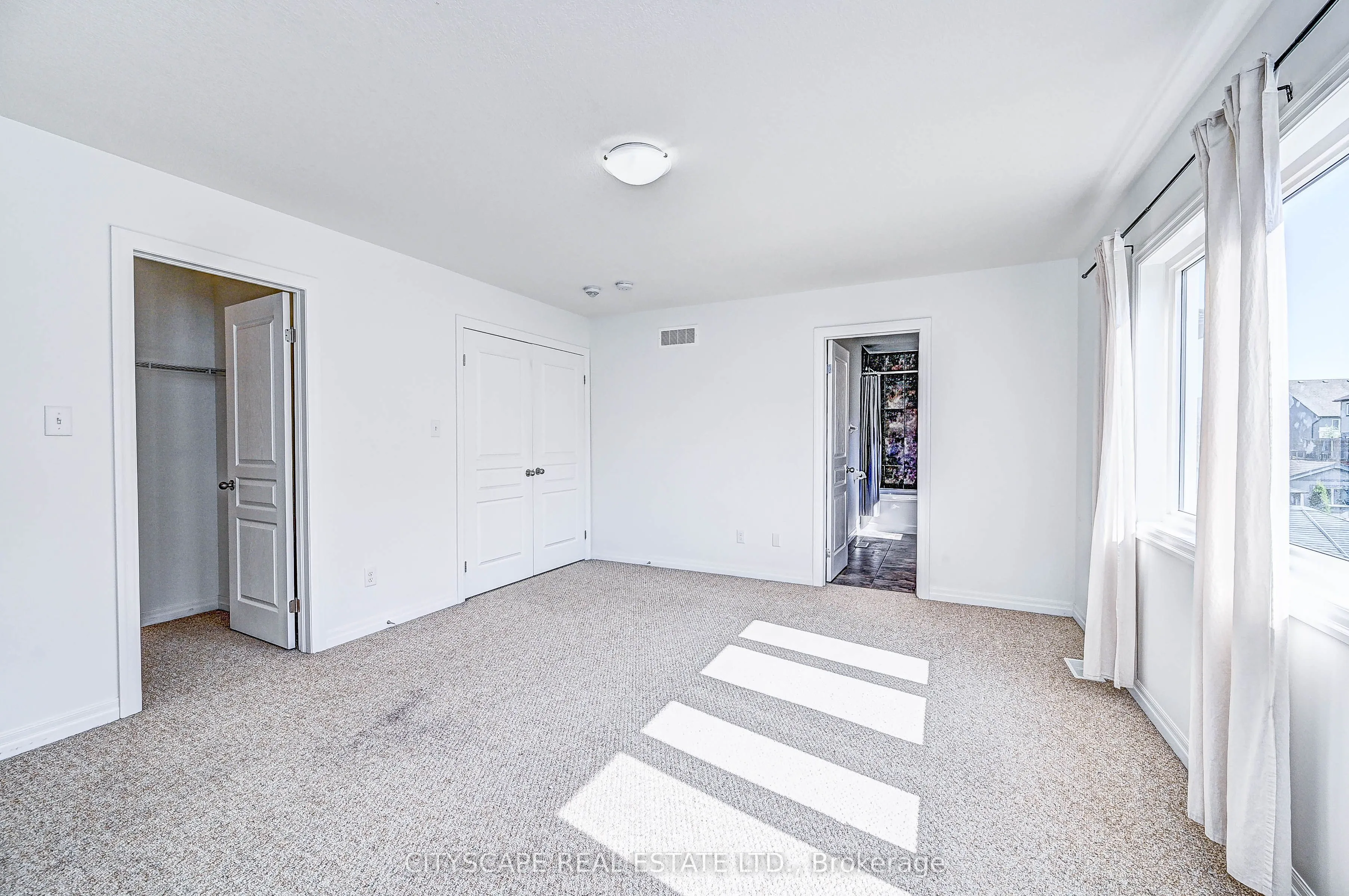 6 Castlebay Street