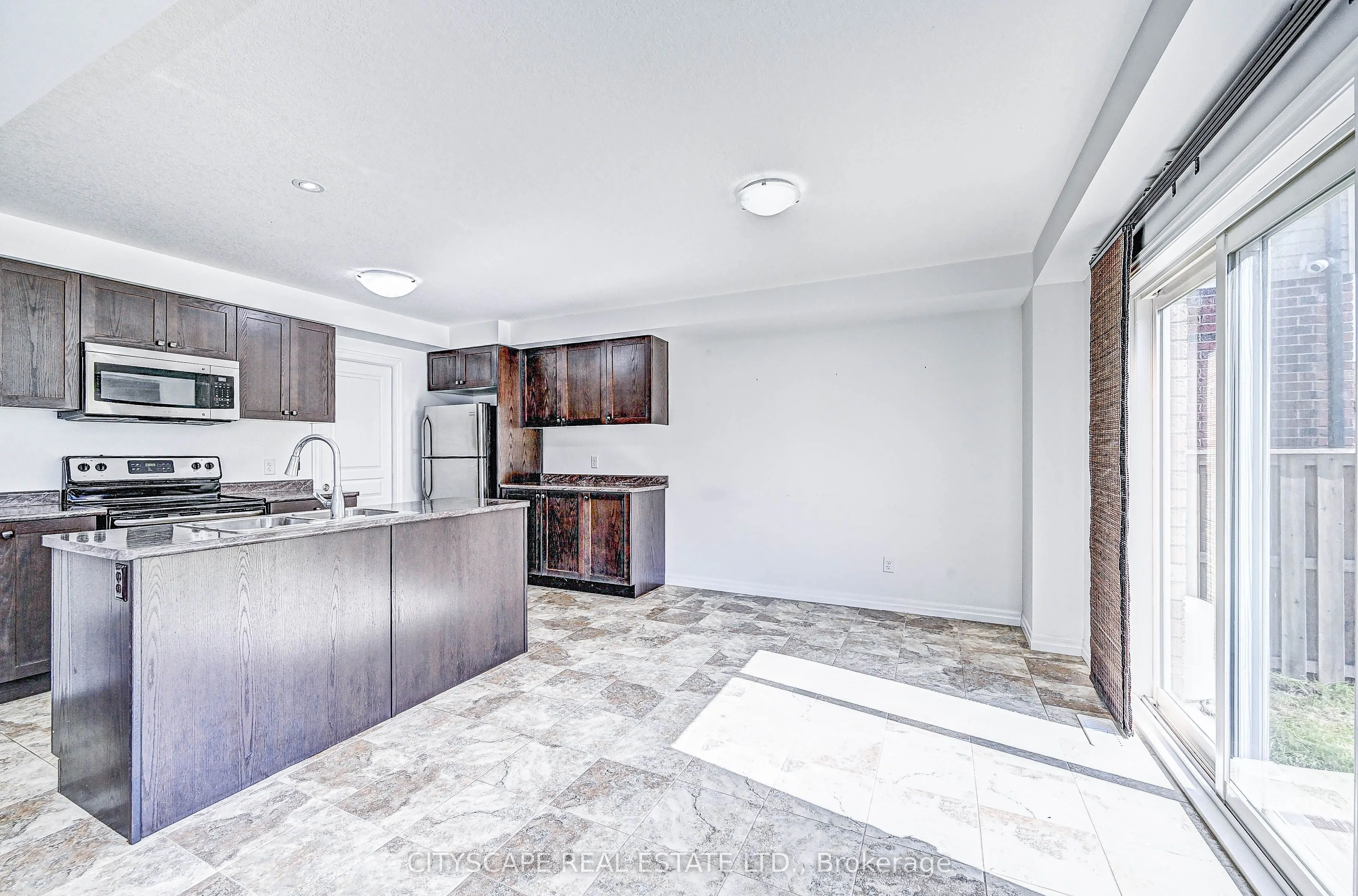 6 Castlebay Street