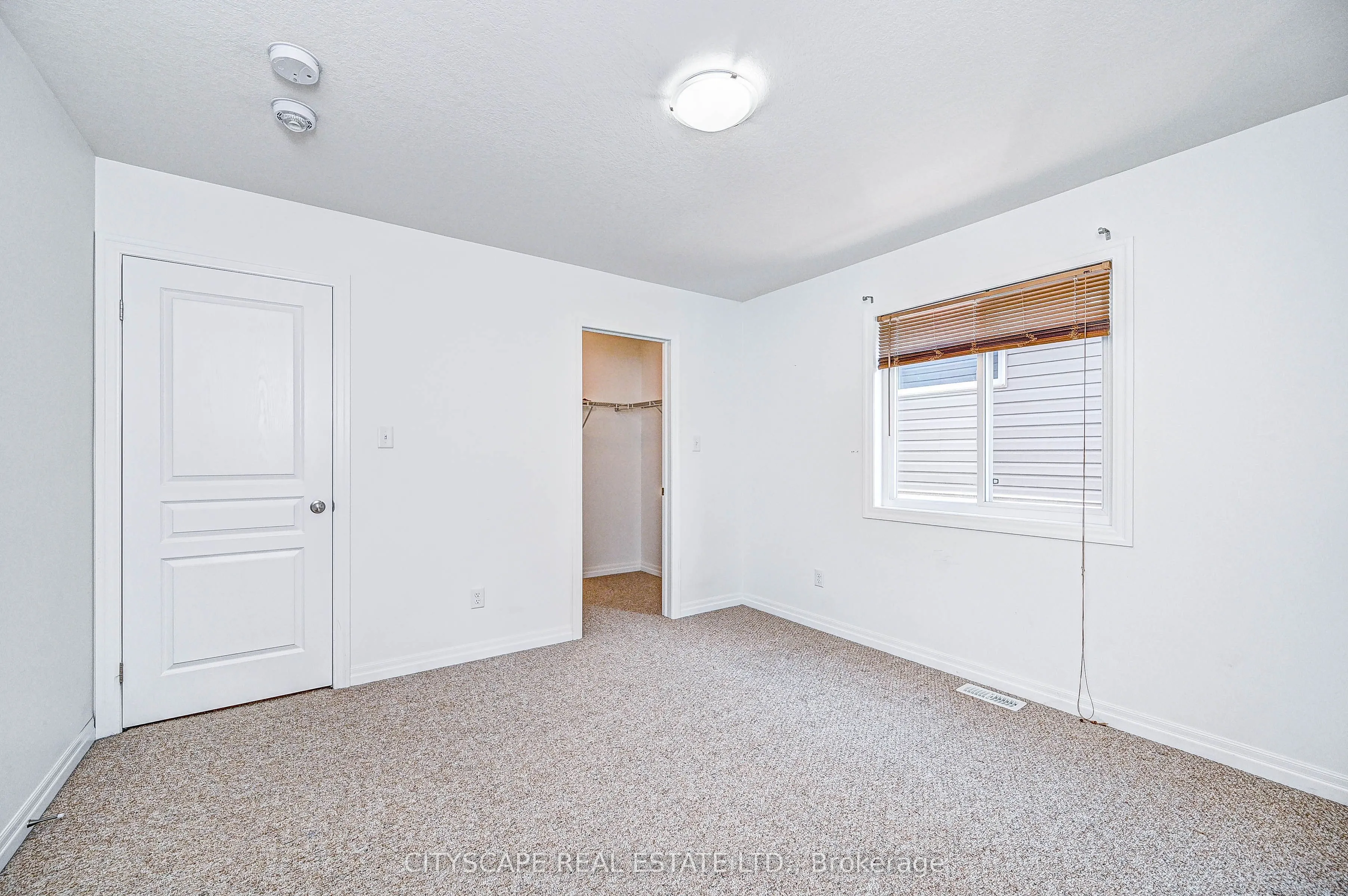 6 Castlebay Street