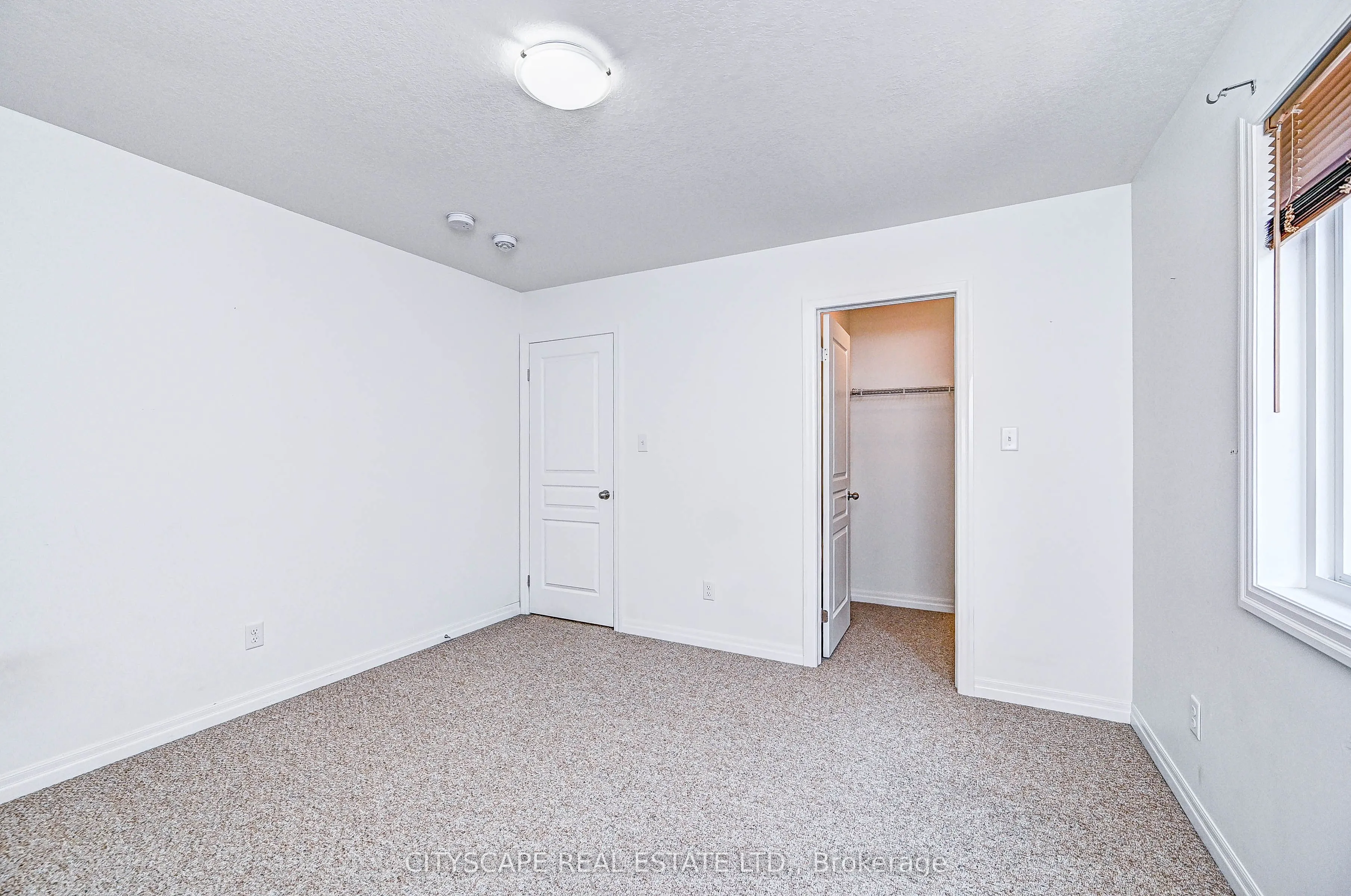 6 Castlebay Street