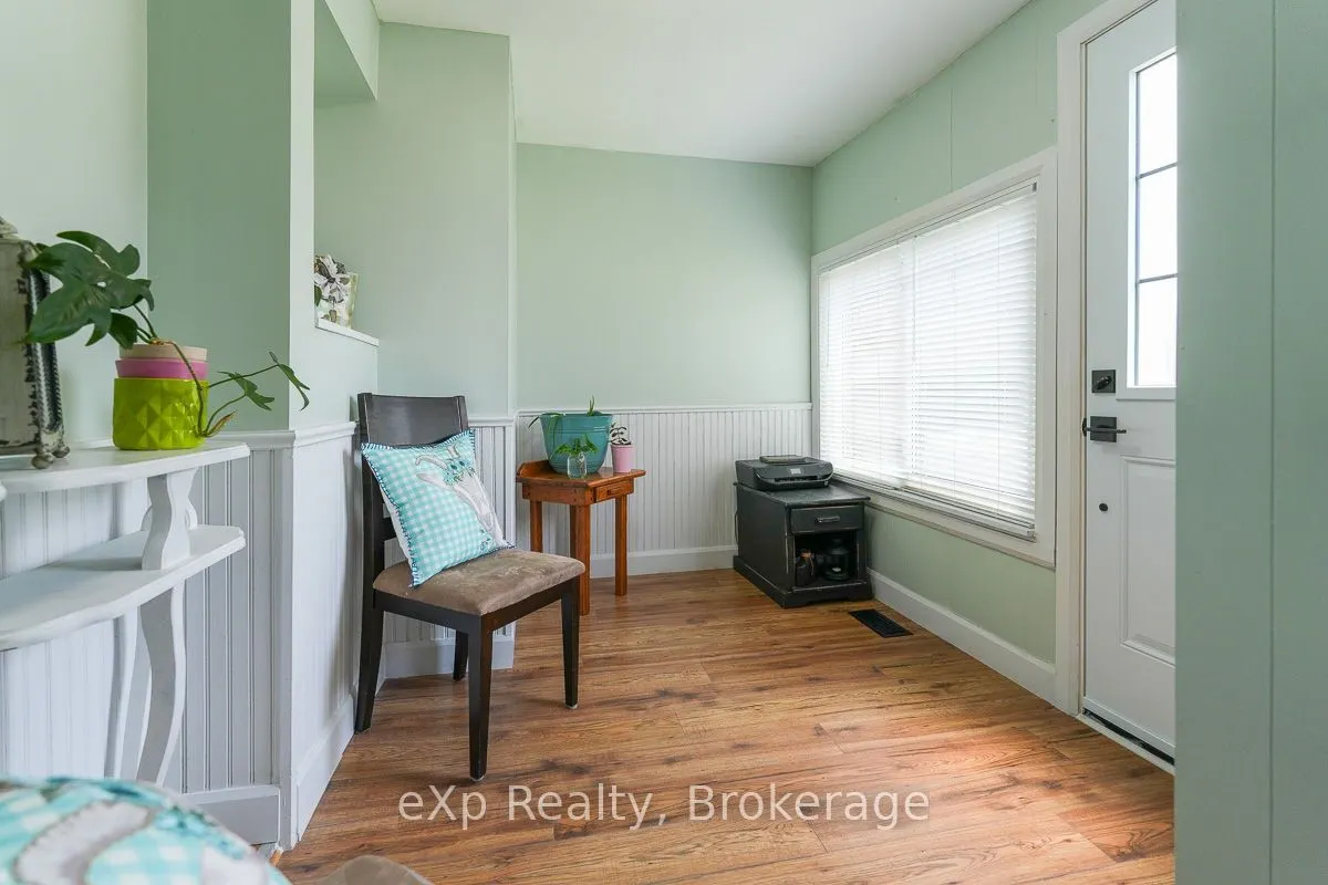594 10th A Street W