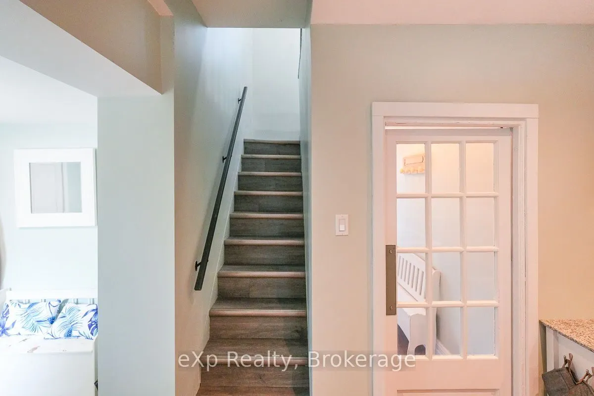 594 10th A Street W