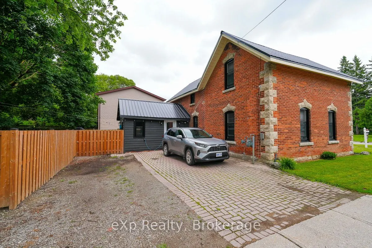 594 10th A Street W