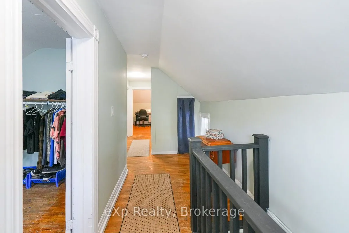 594 10th A Street W