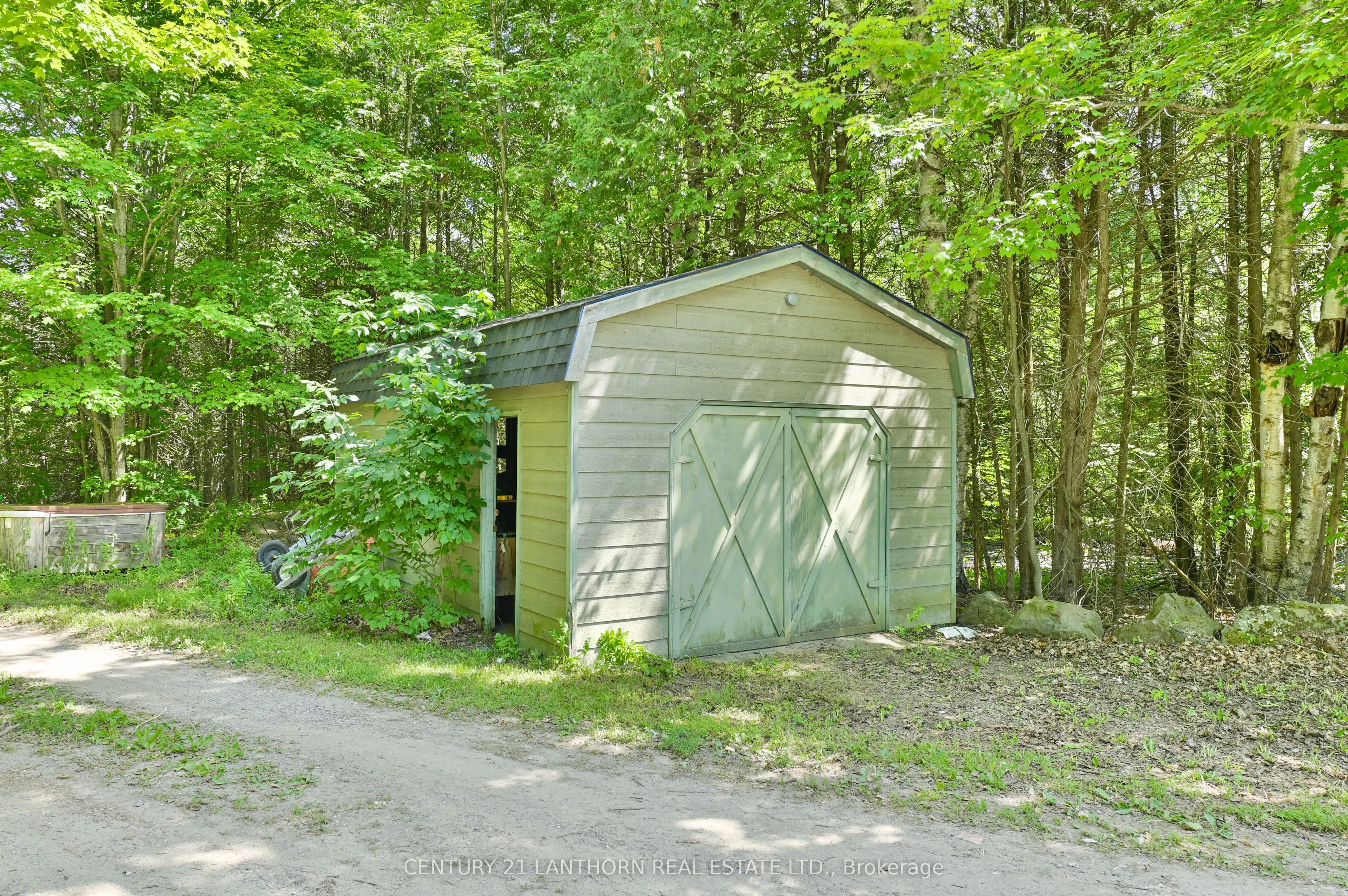 932 Hunt Club Road