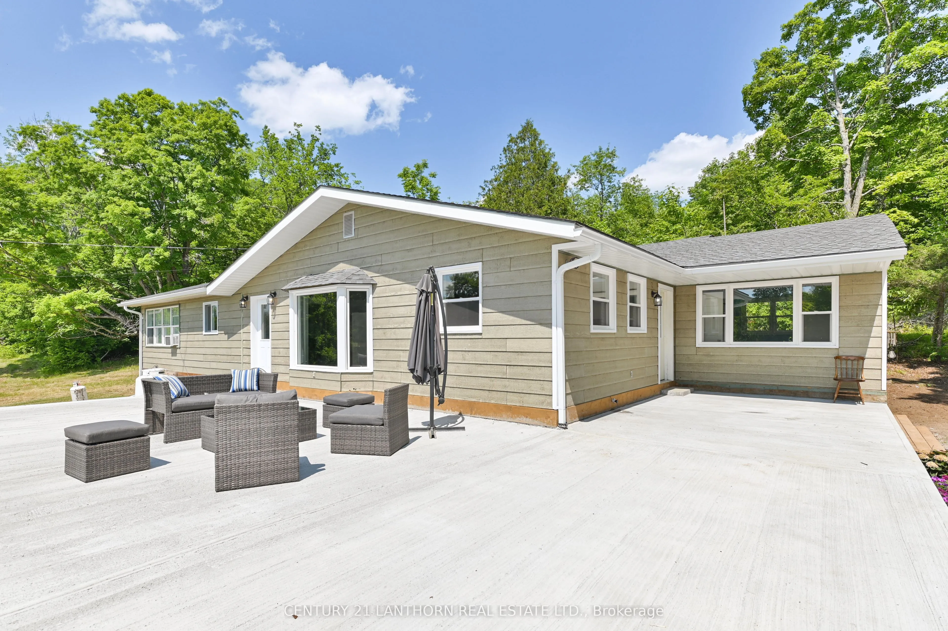 932 Hunt Club Road
