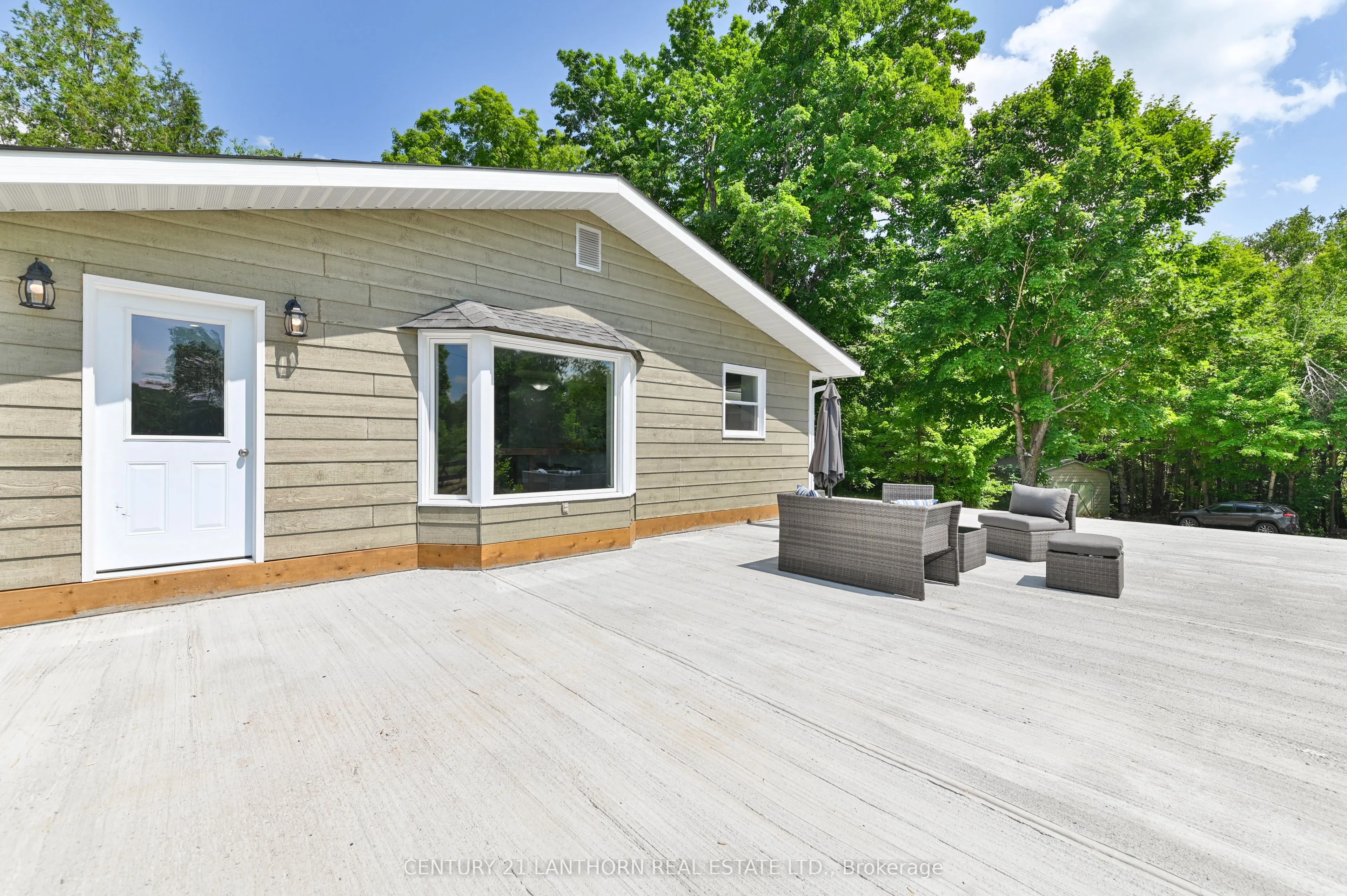 932 Hunt Club Road