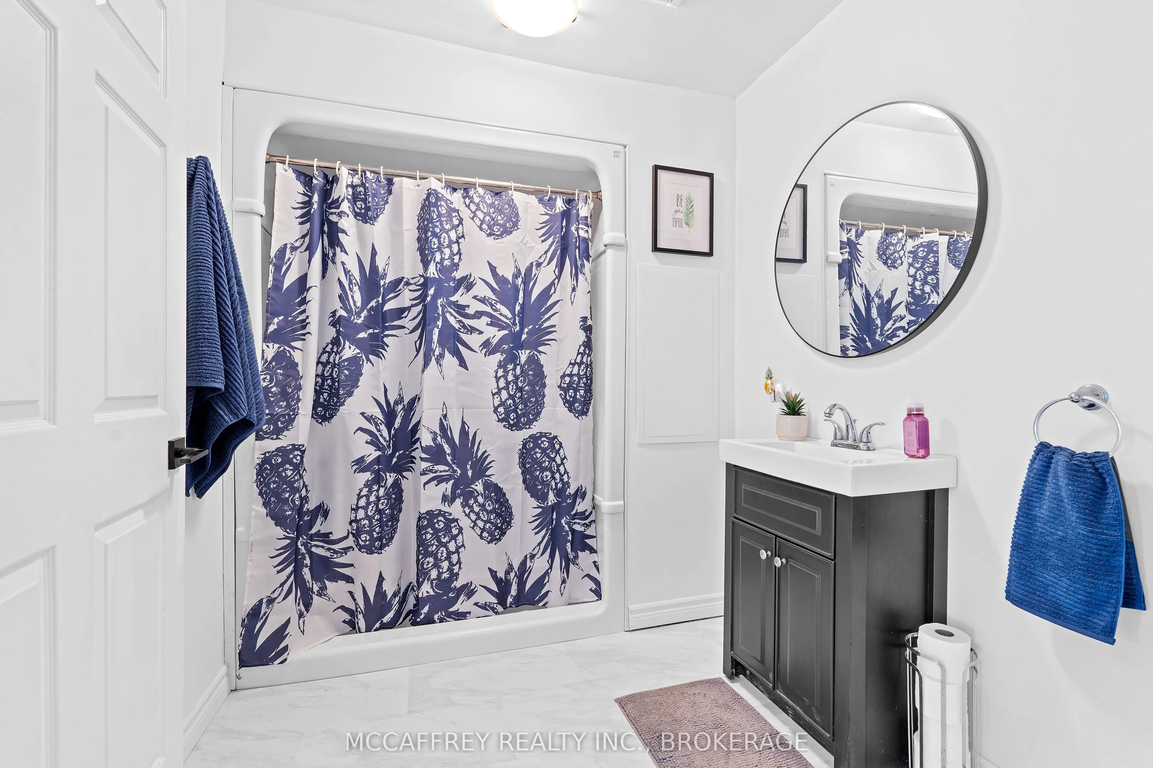 137 Thomas Street W