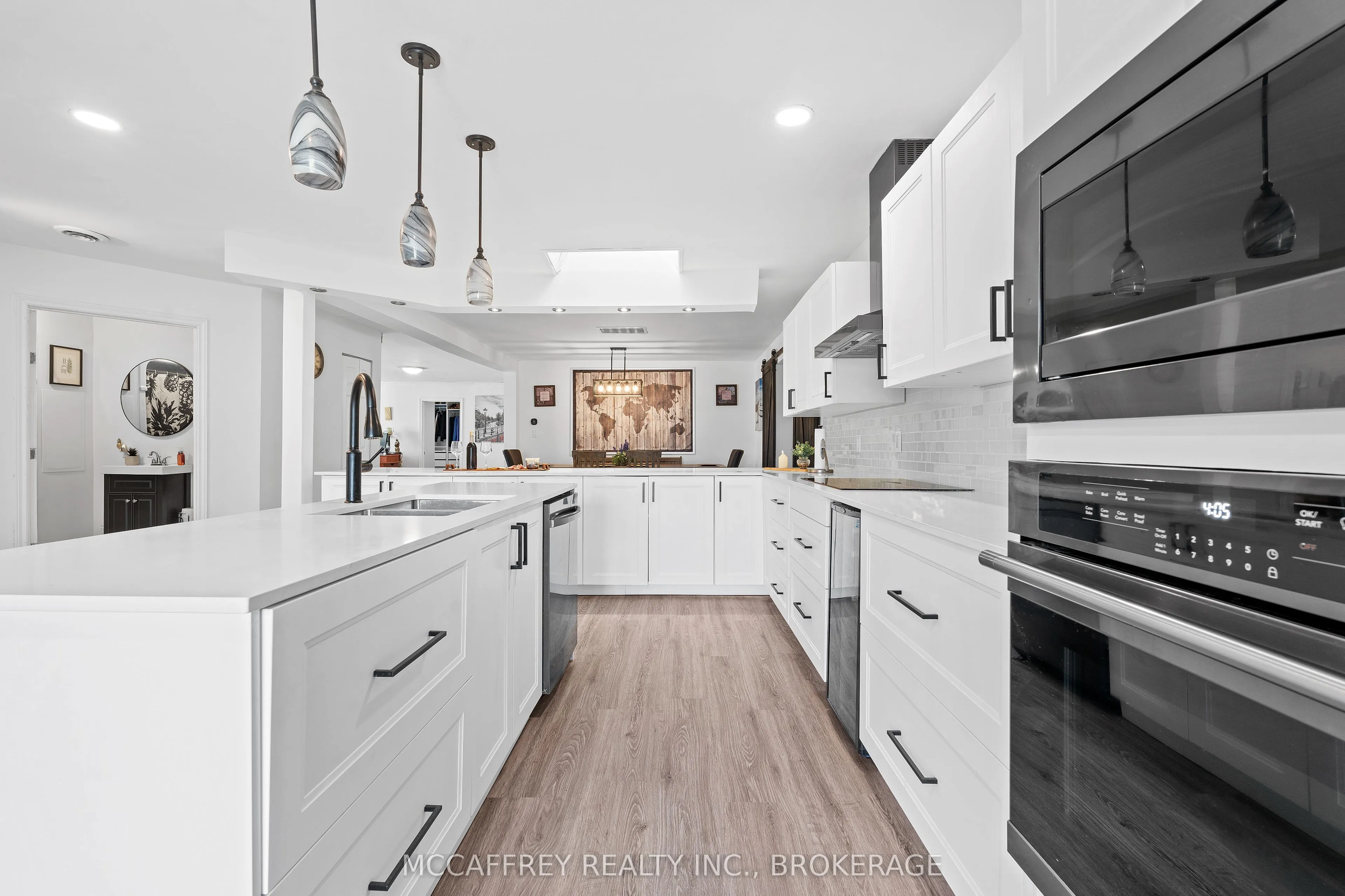 137 Thomas Street W