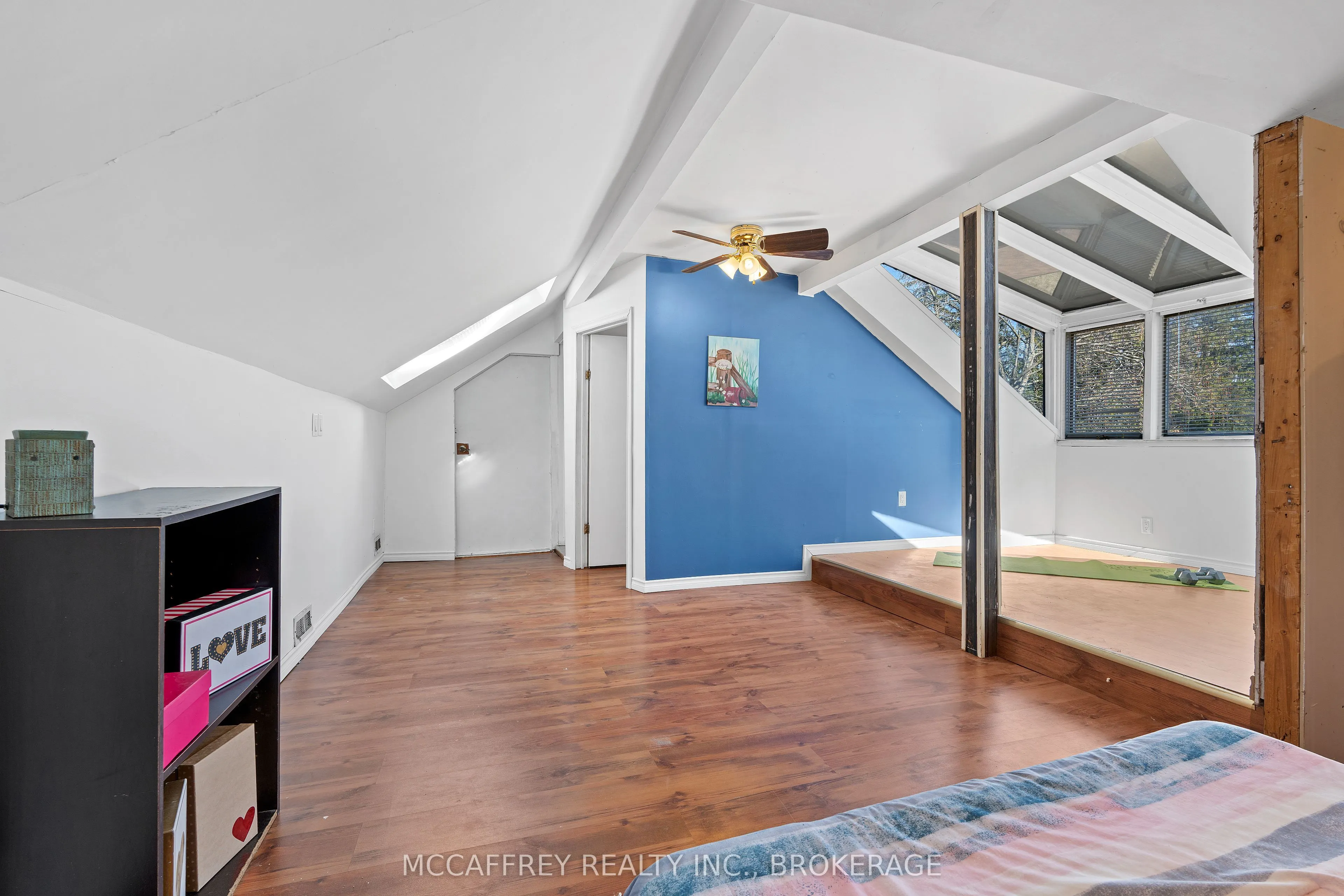 137 Thomas Street W