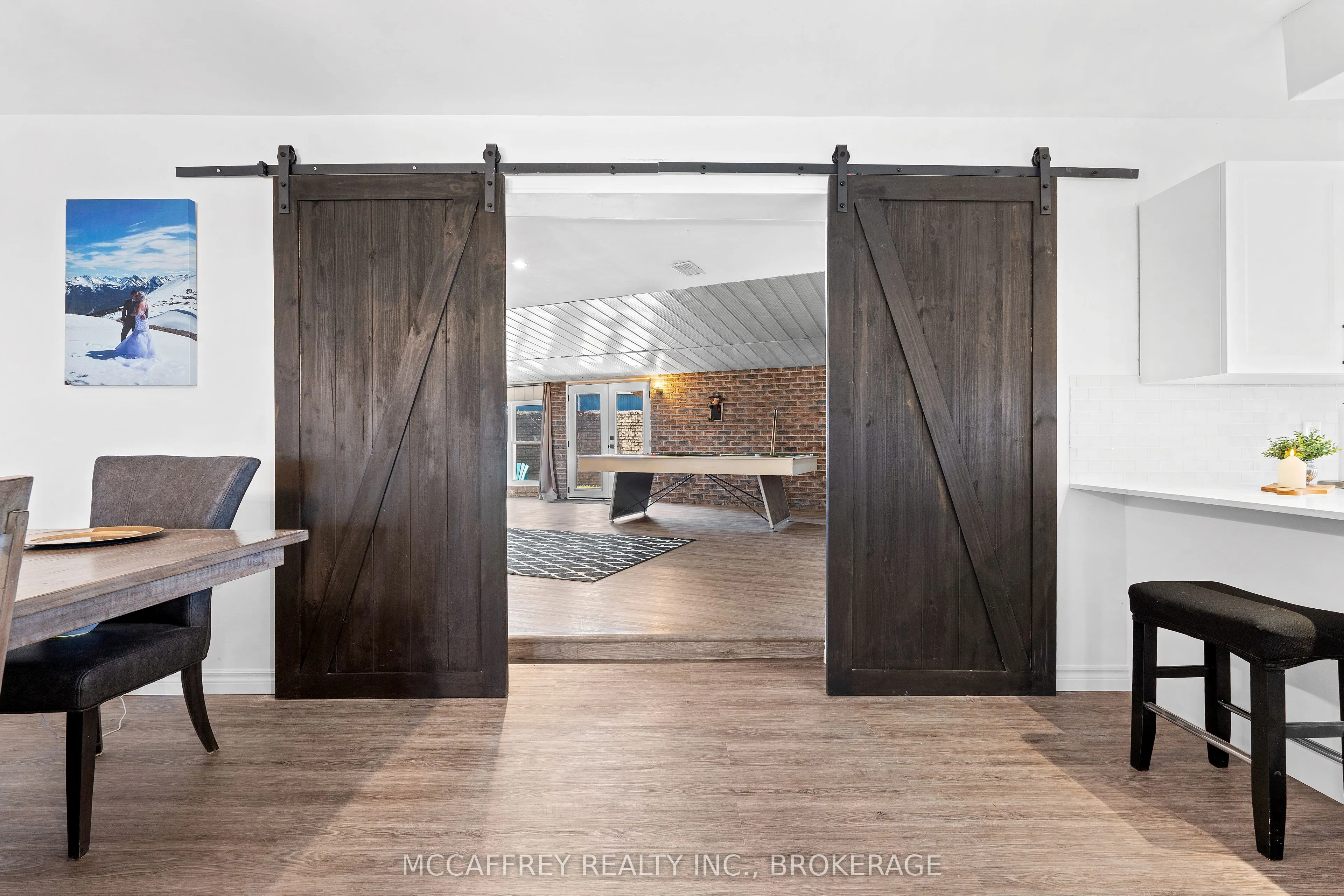 137 Thomas Street W