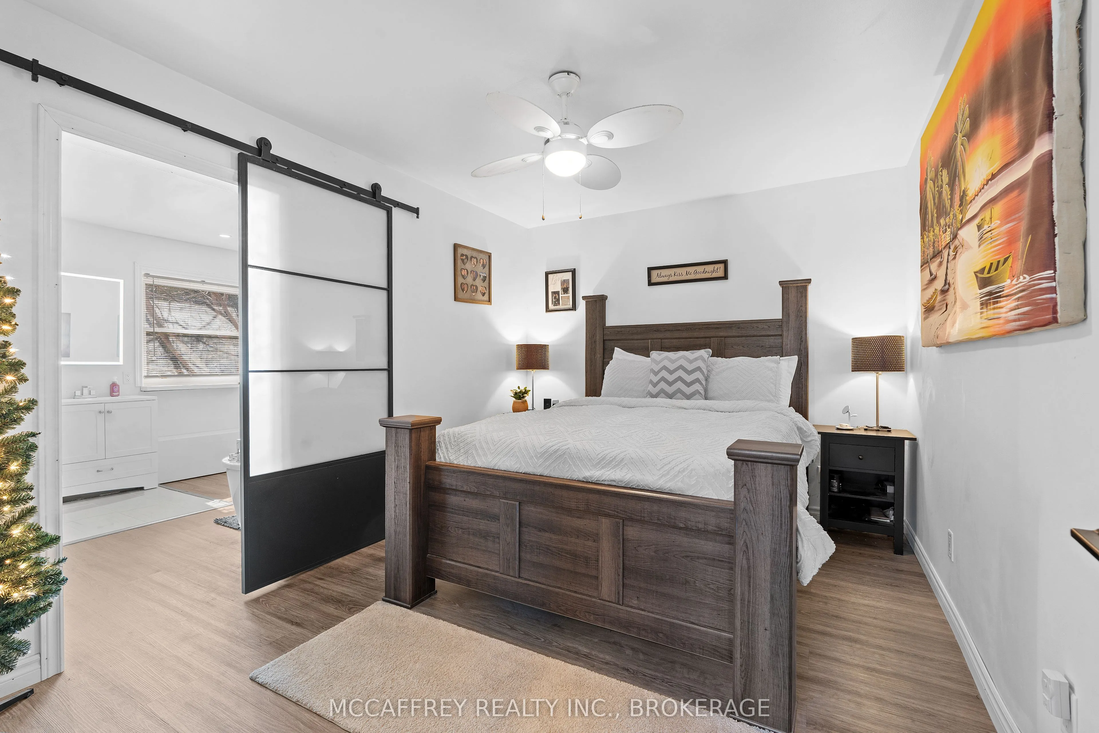 137 Thomas Street W
