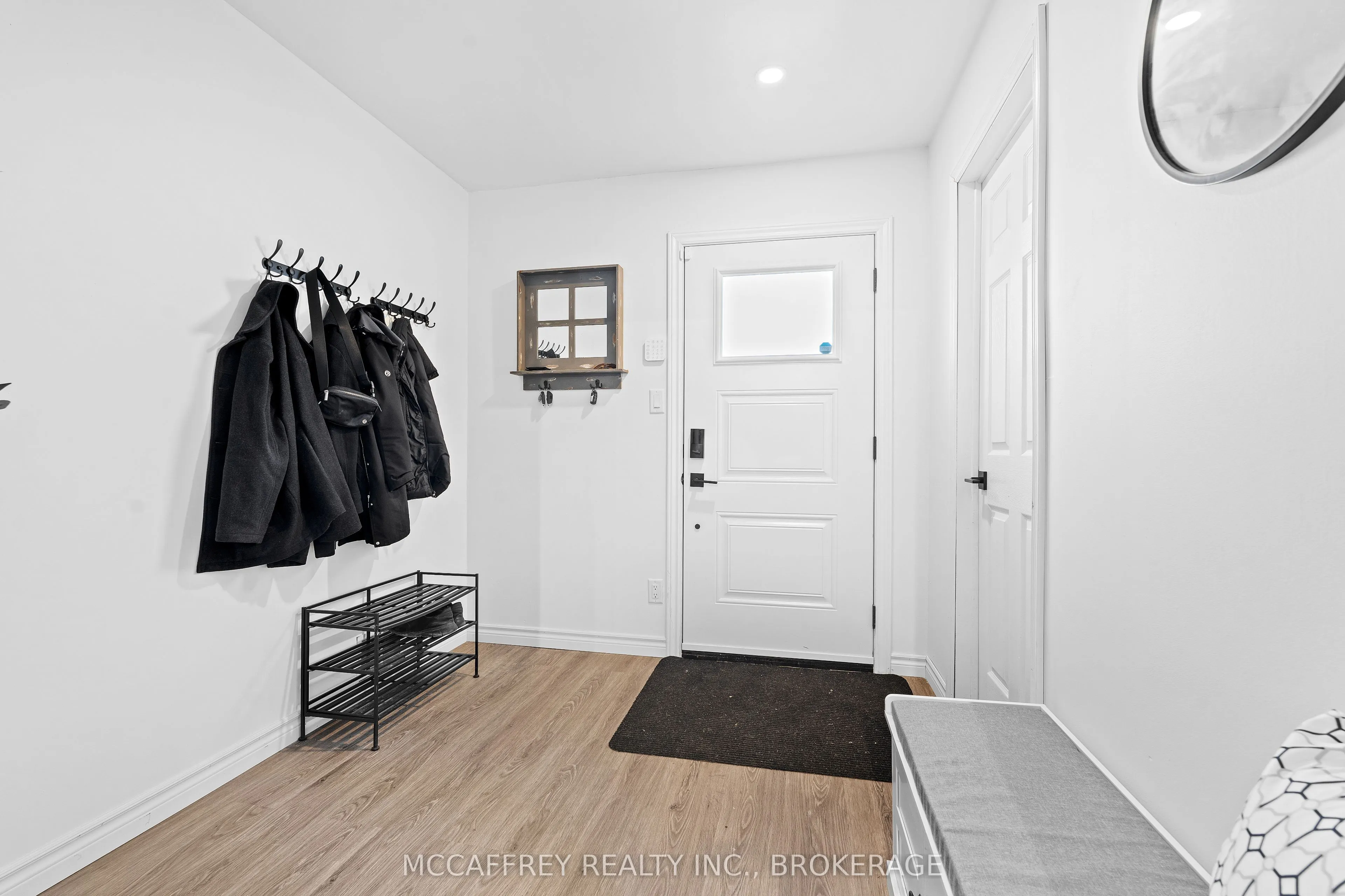 137 Thomas Street W