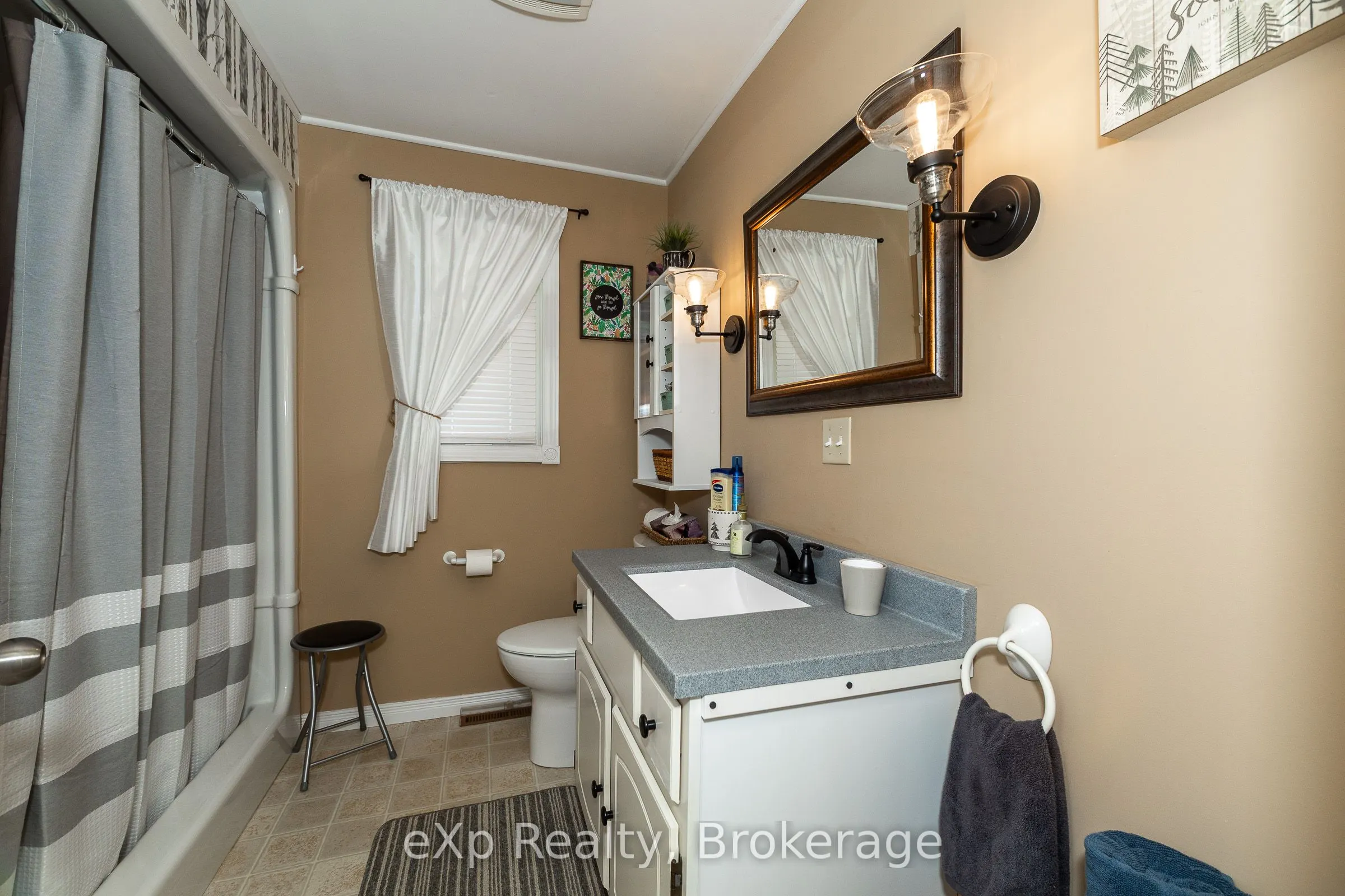 318827 Grey Road 1
