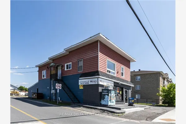 1050 Laurier Street