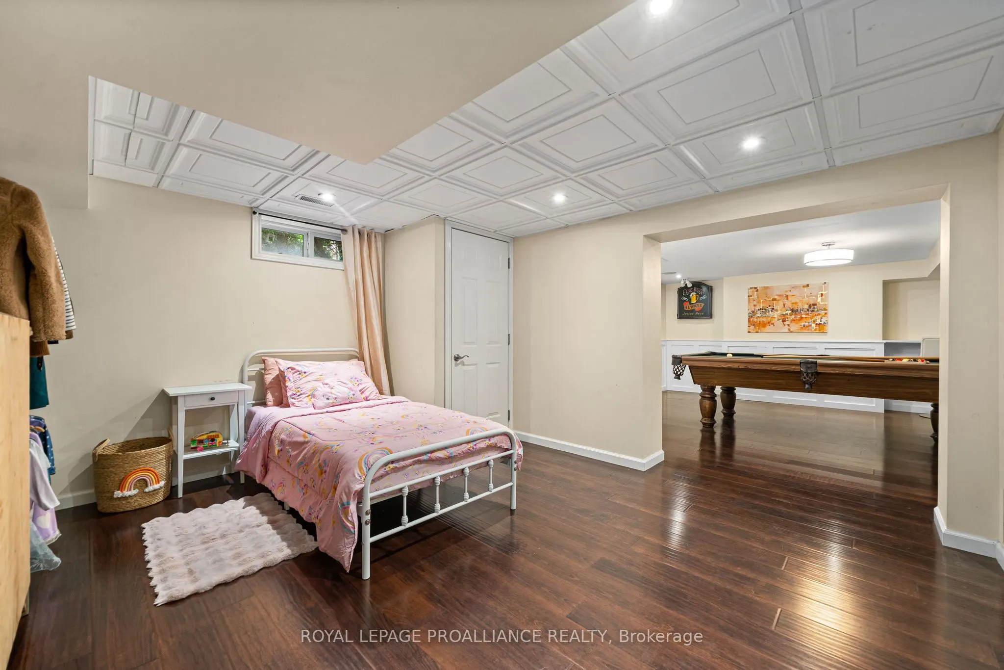 27 FOREST HILL Crescent