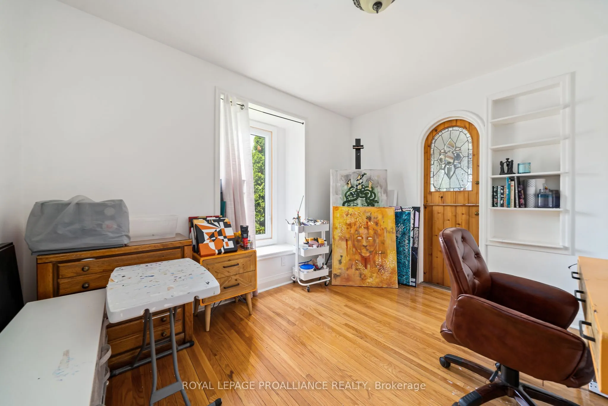 27 FOREST HILL Crescent