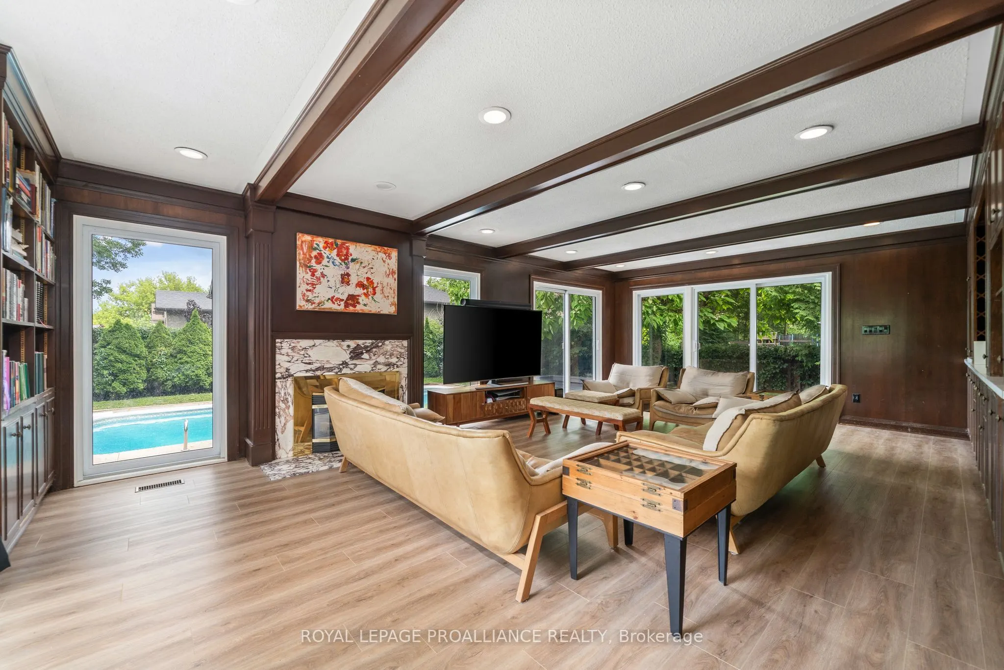 27 FOREST HILL Crescent