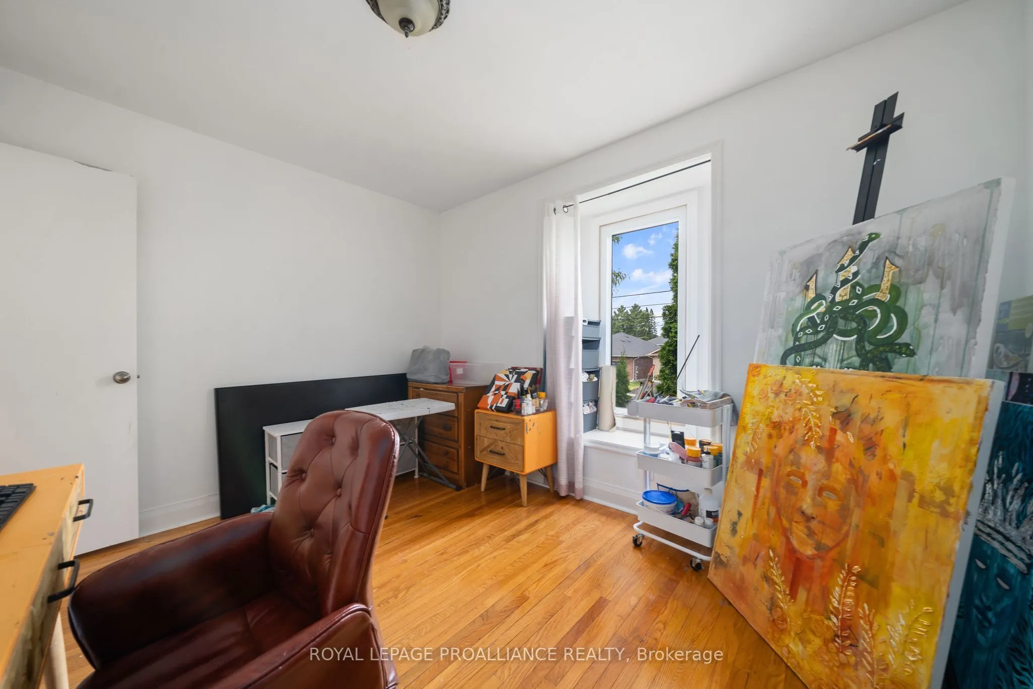27 FOREST HILL Crescent