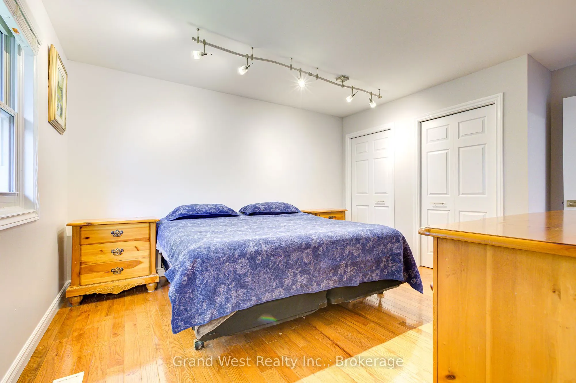 10 GLEN ABBEY Court