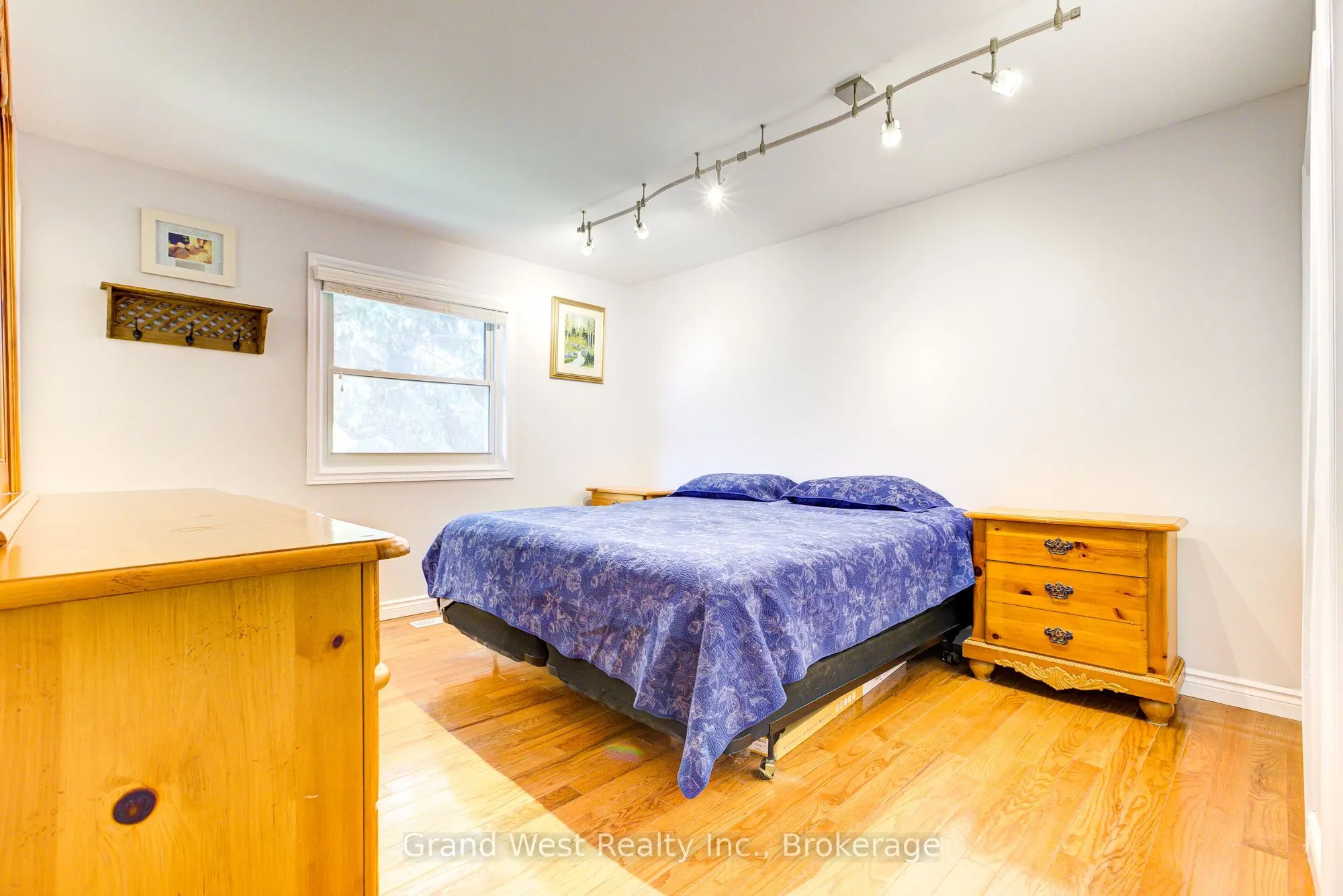 10 GLEN ABBEY Court