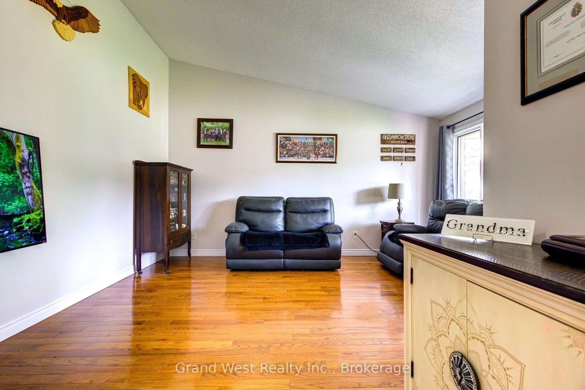 10 GLEN ABBEY Court