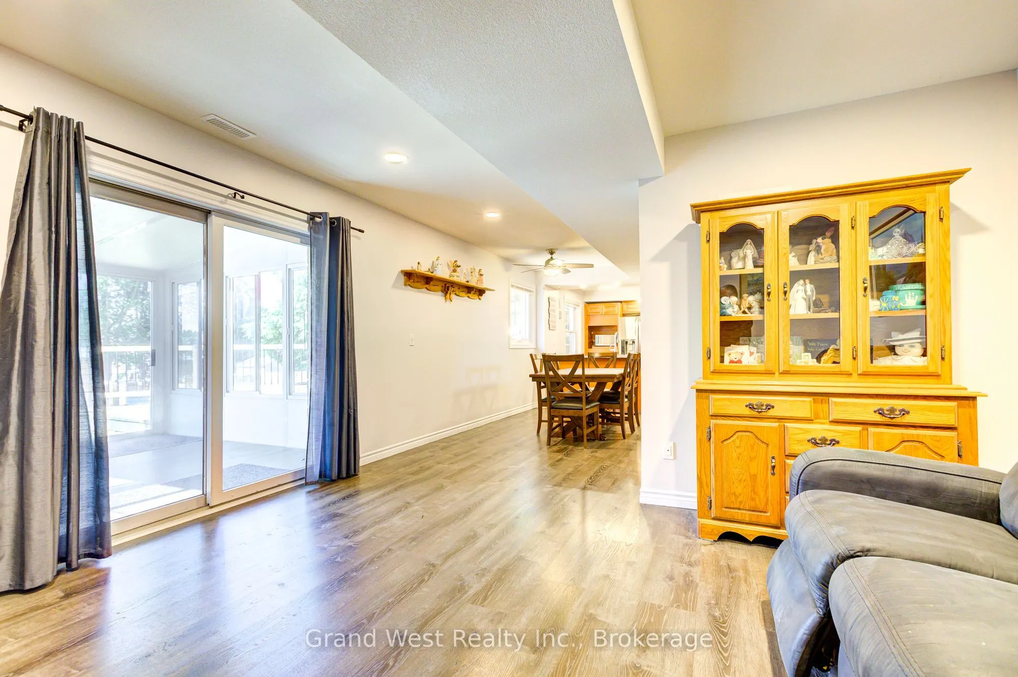 10 GLEN ABBEY Court