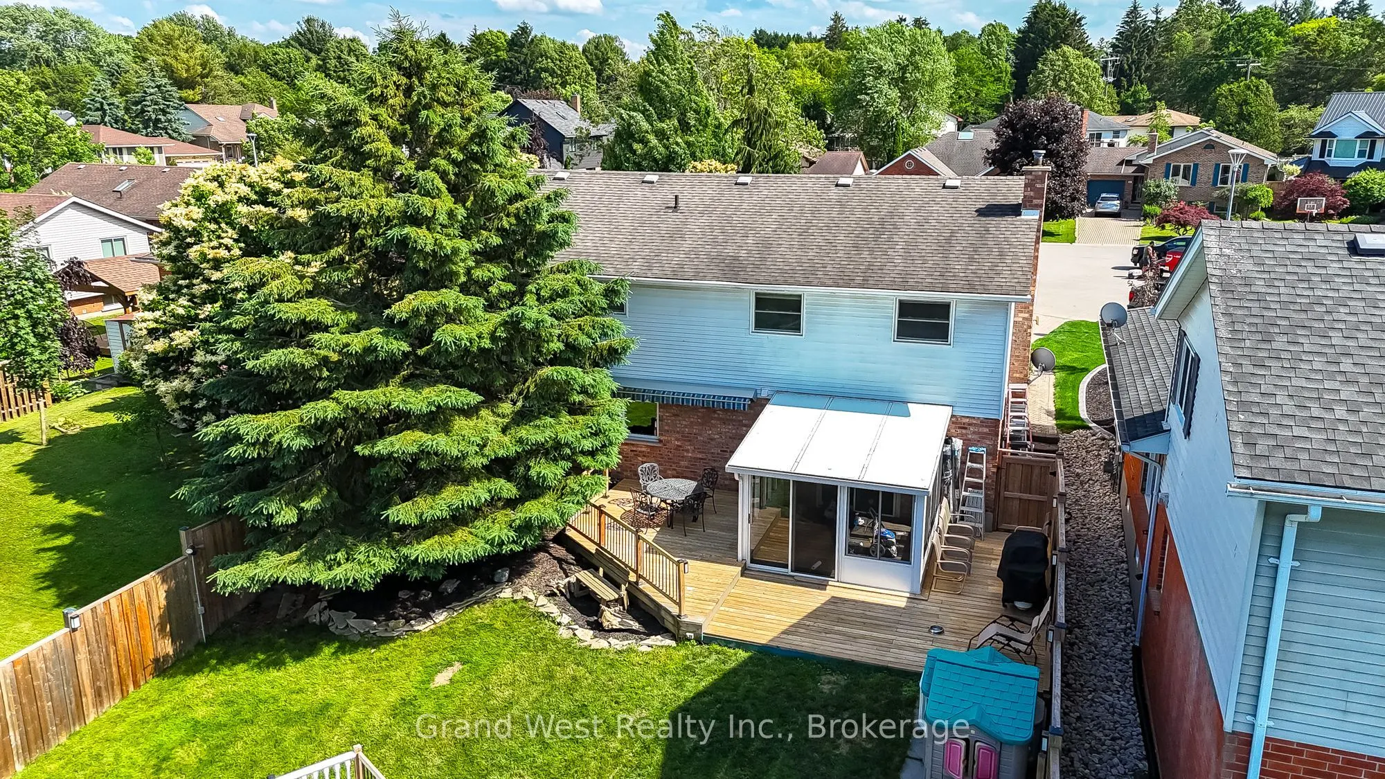 10 GLEN ABBEY Court