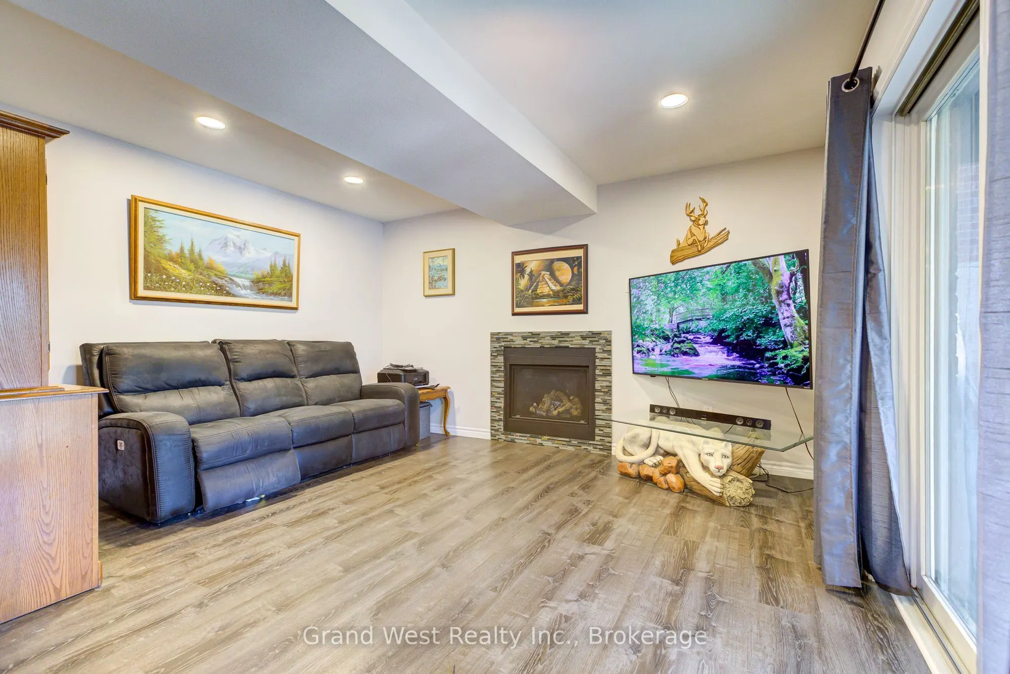 10 GLEN ABBEY Court