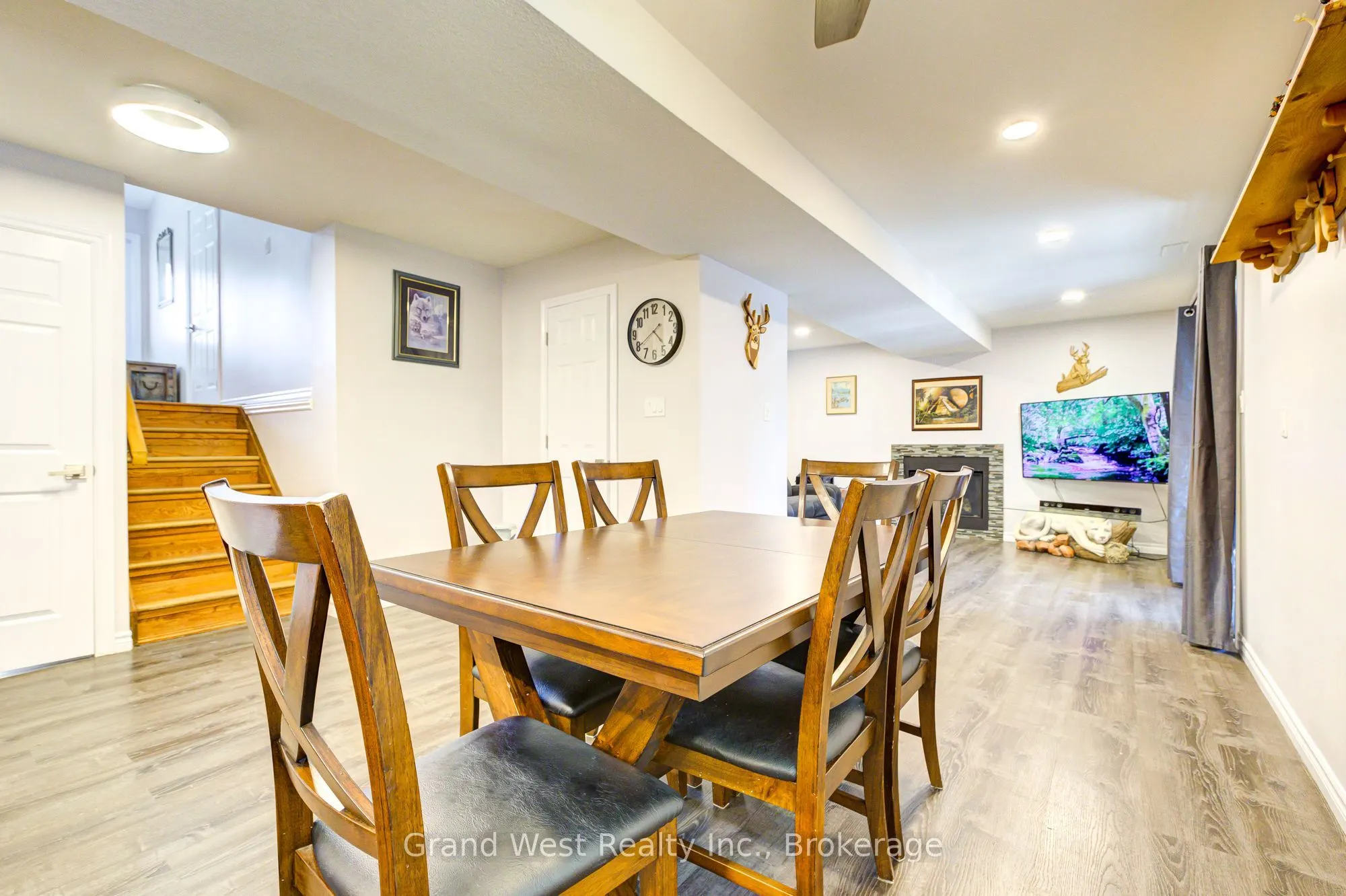 10 GLEN ABBEY Court